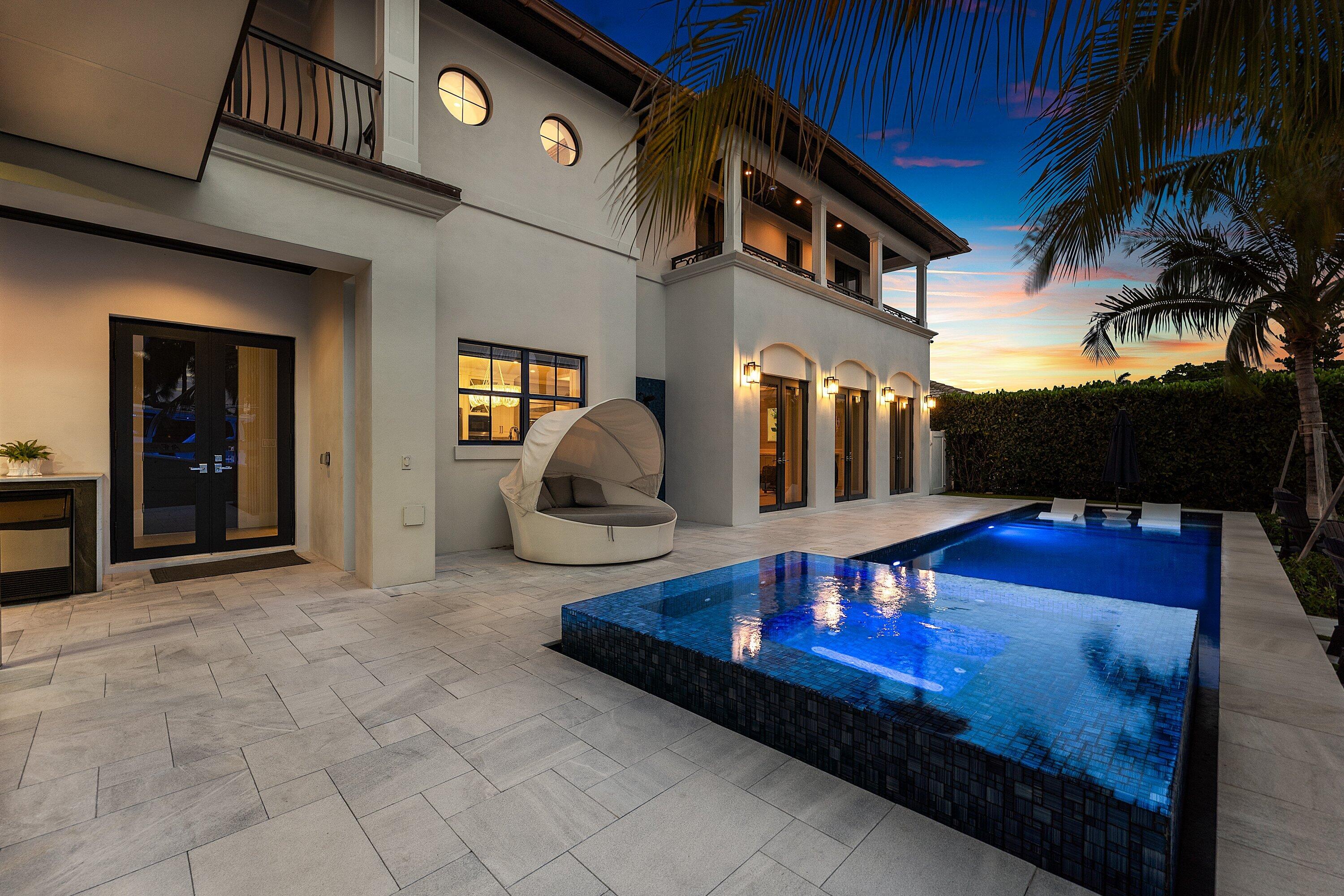 VENETIAN ISLES 2ND SEC - Residential