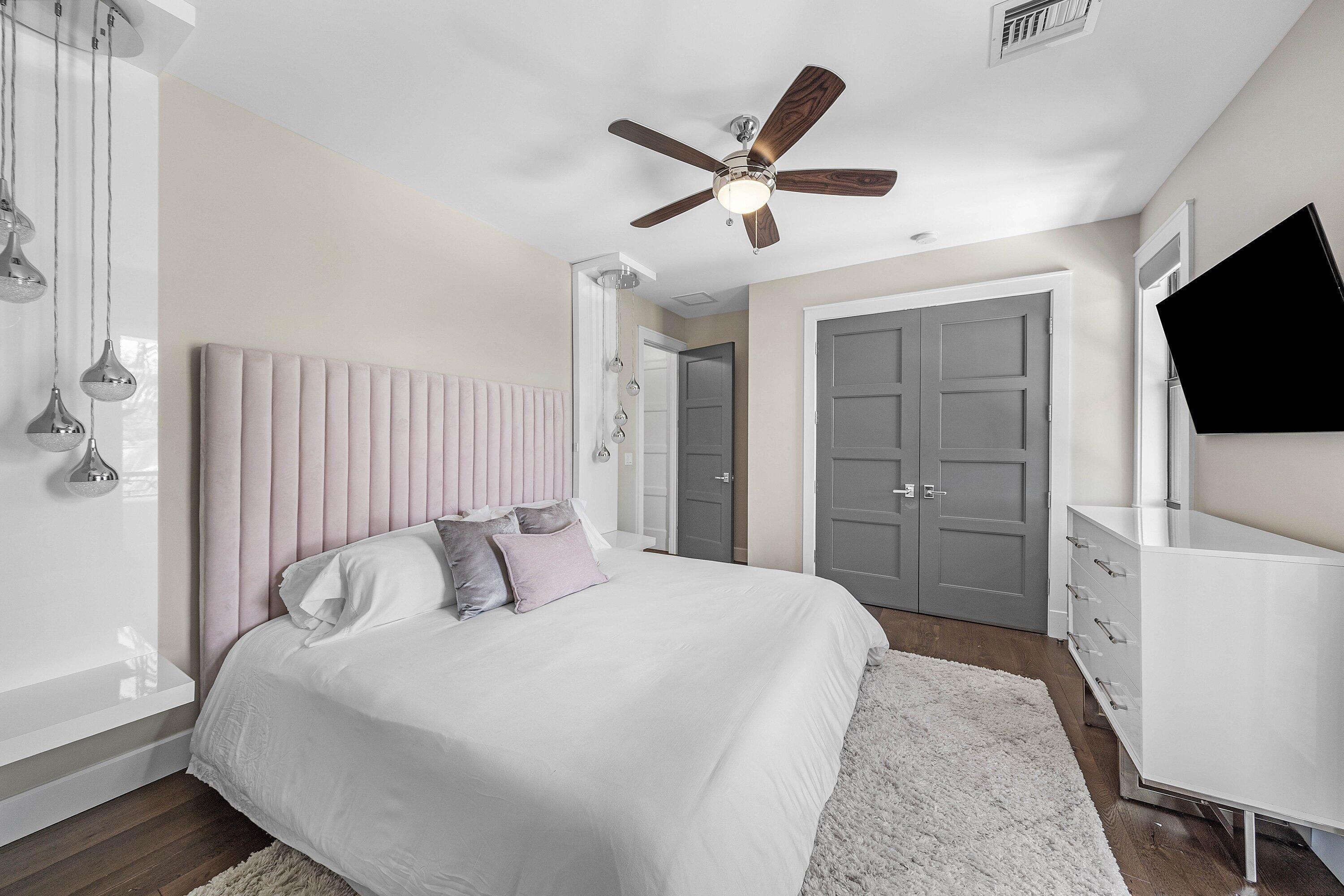 VENETIAN ISLES 2ND SEC - Residential