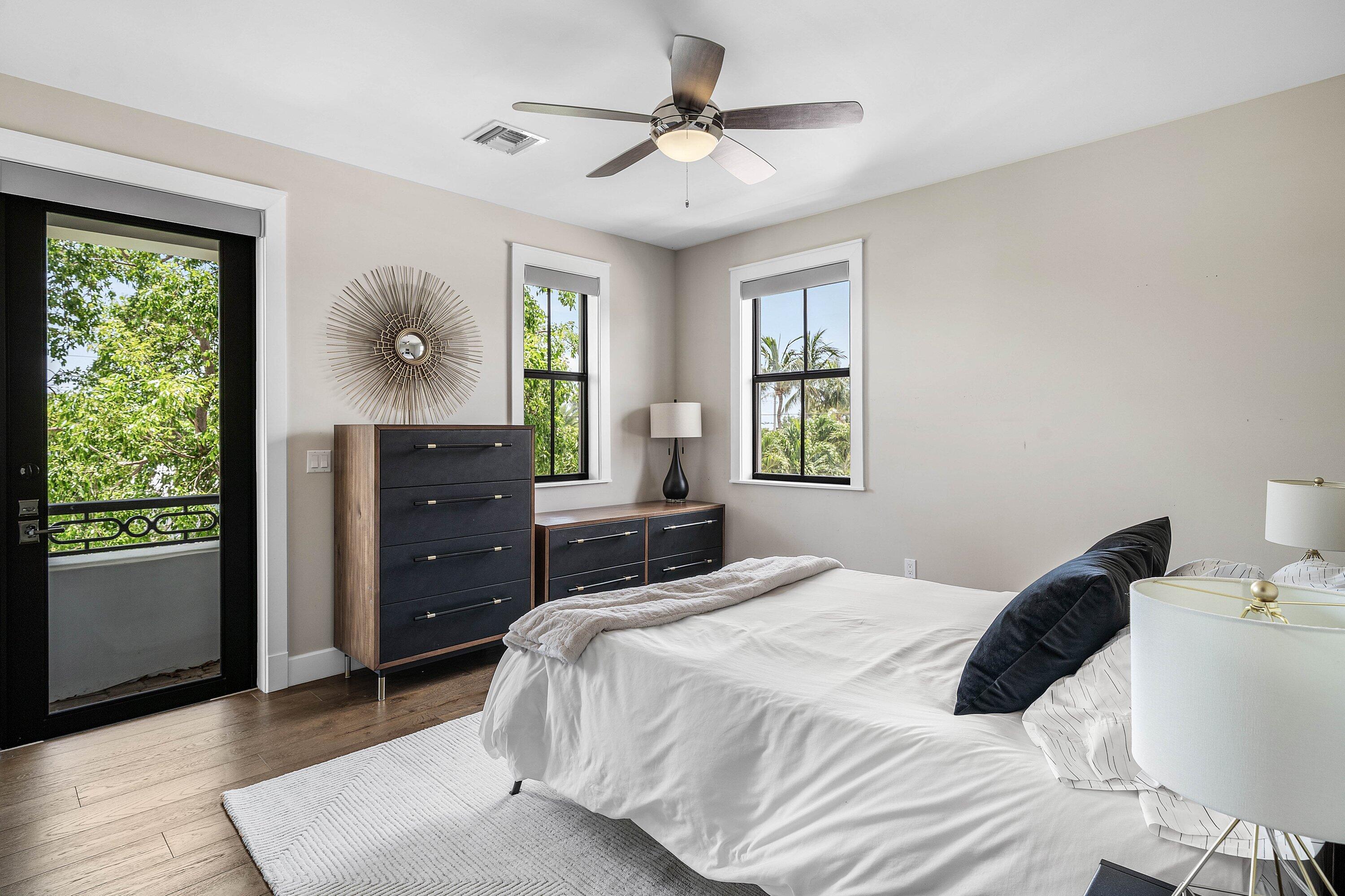 VENETIAN ISLES 2ND SEC - Residential