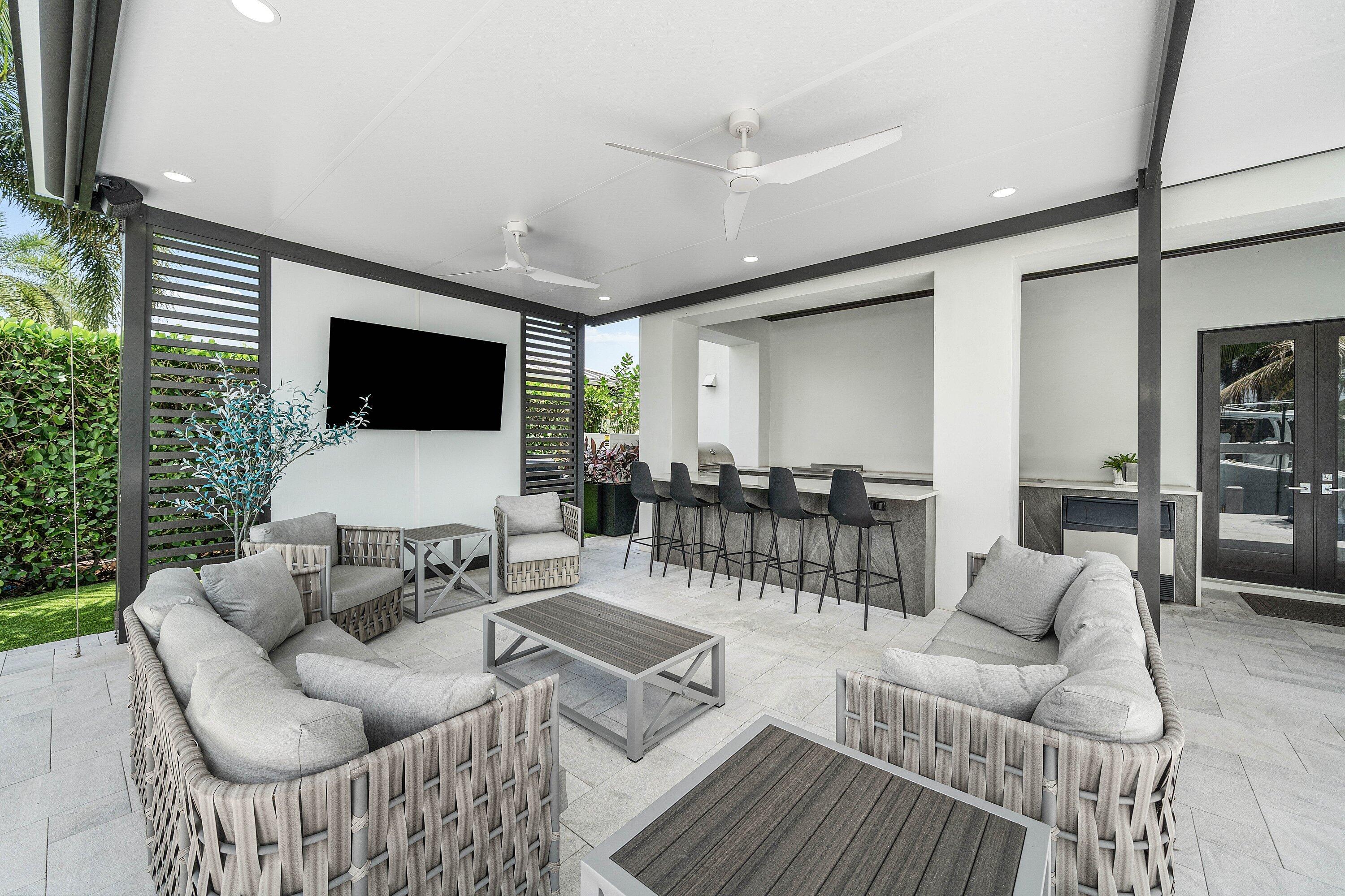 VENETIAN ISLES 2ND SEC - Residential