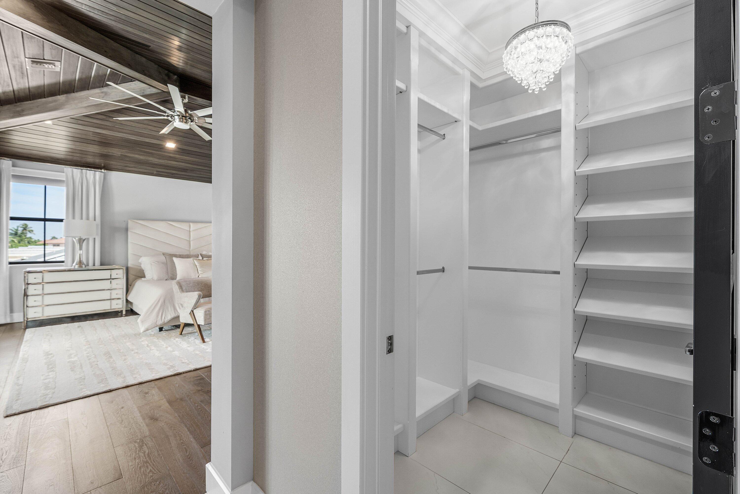 VENETIAN ISLES 2ND SEC - Residential