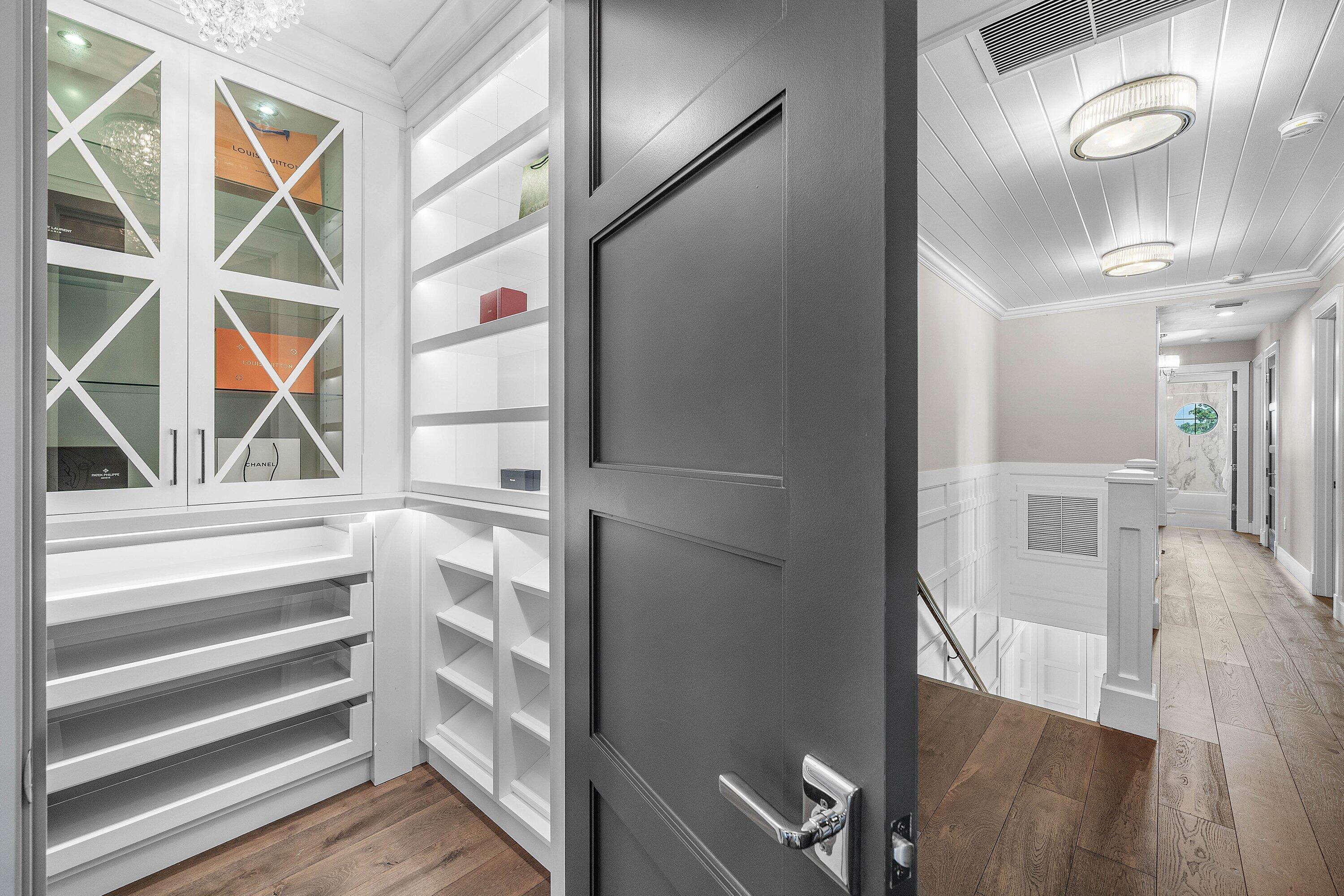 VENETIAN ISLES 2ND SEC - Residential