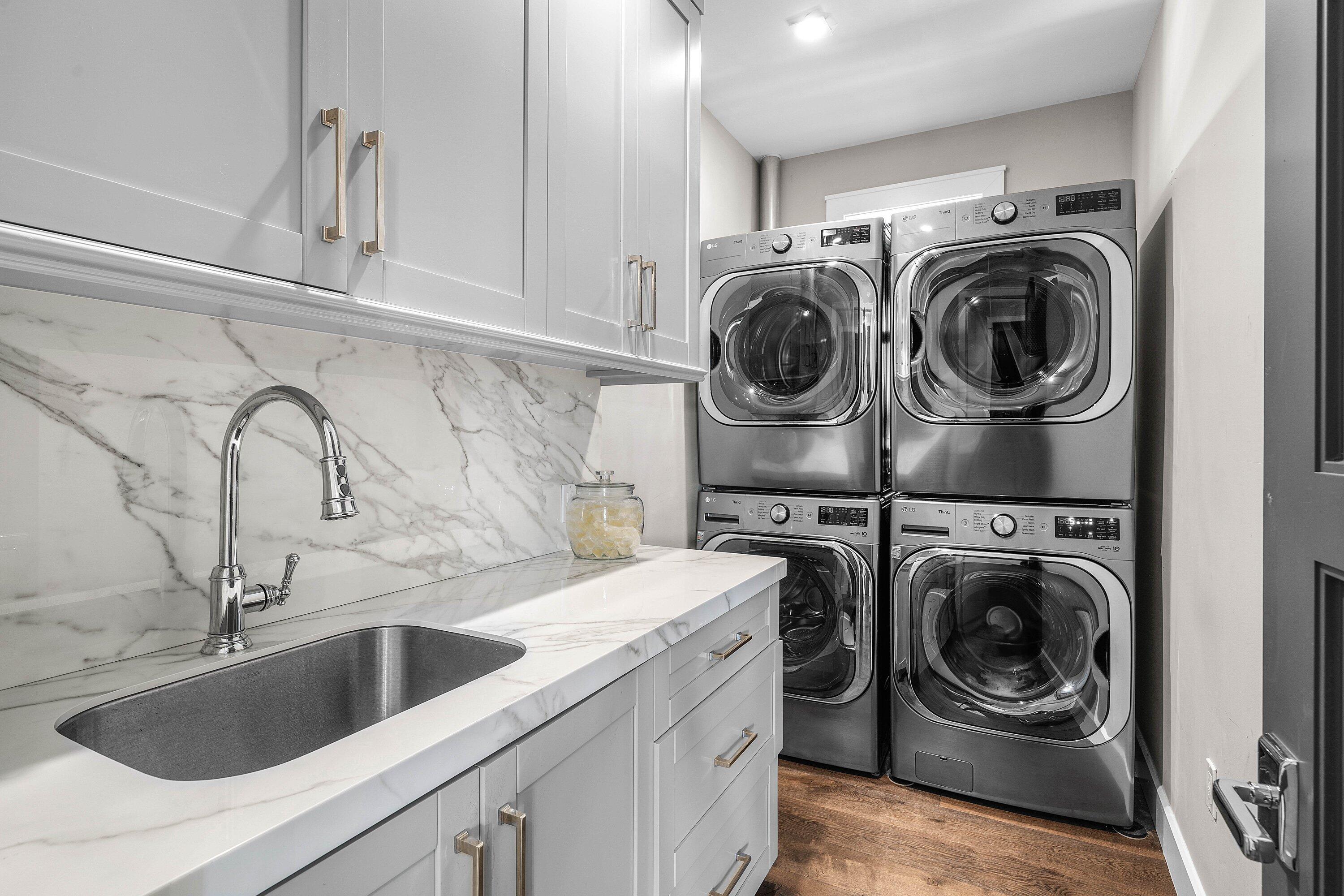 VENETIAN ISLES 2ND SEC - Residential