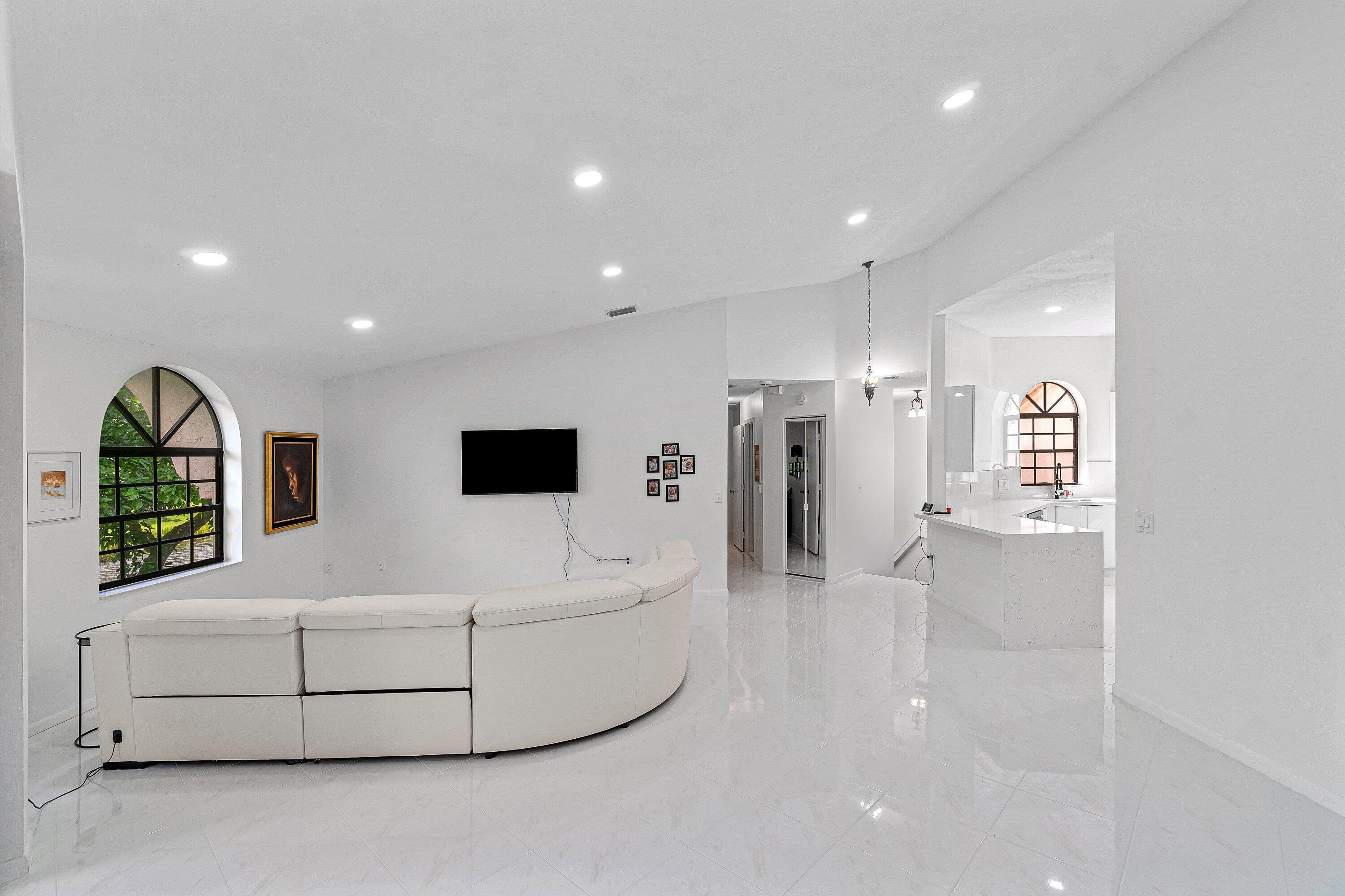 DIAMANTE VILLAGE CONDO - Residential