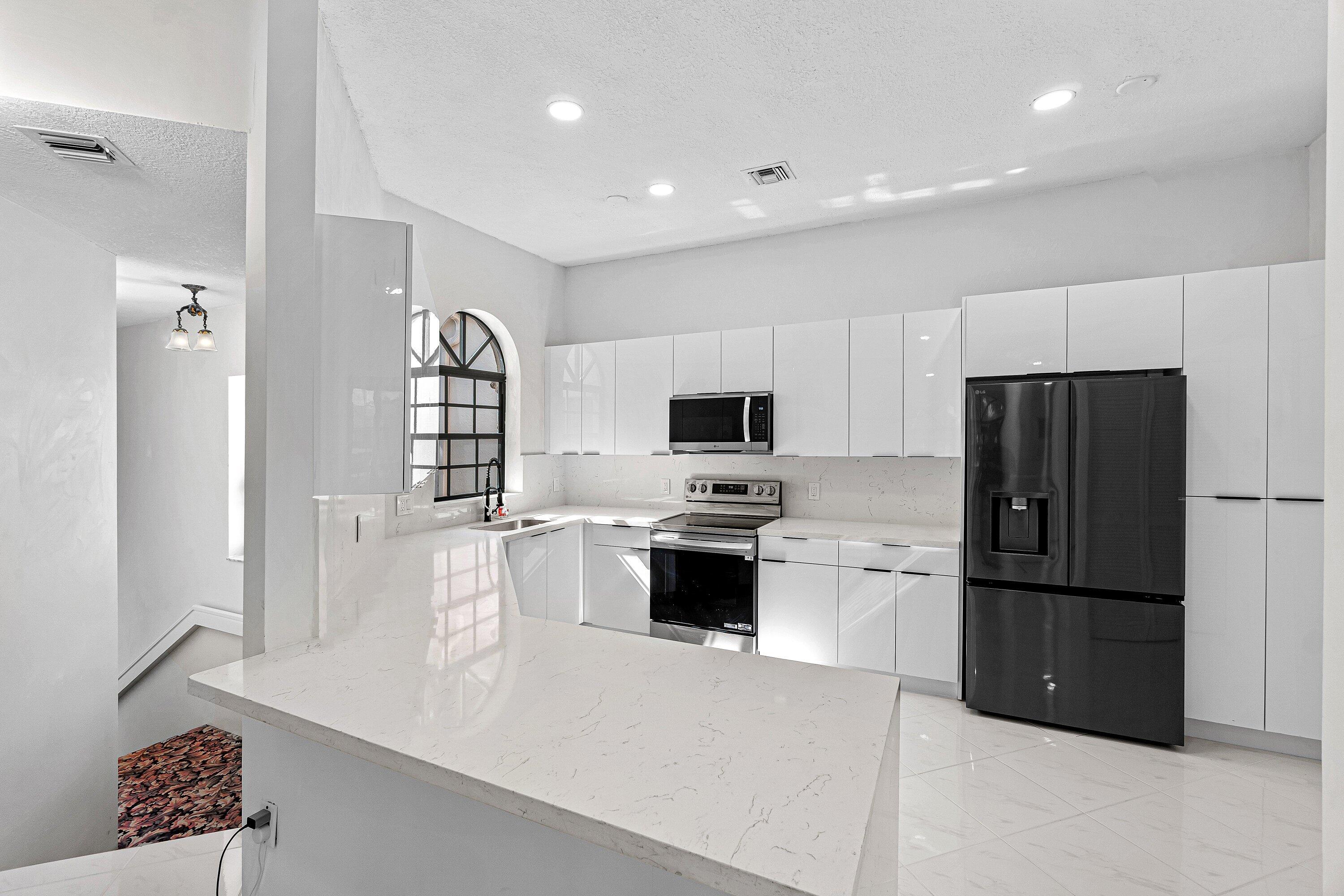 DIAMANTE VILLAGE CONDO - Residential