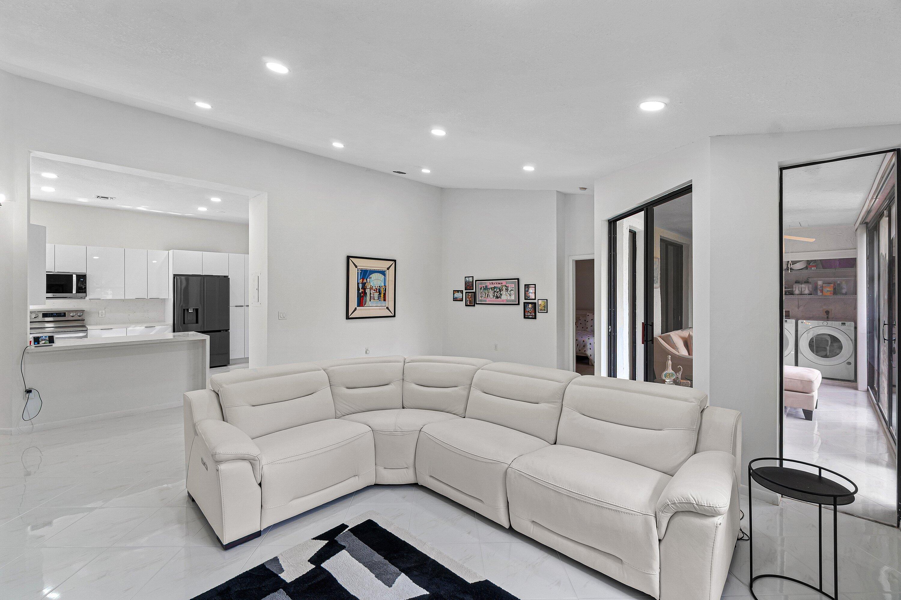 DIAMANTE VILLAGE CONDO - Residential