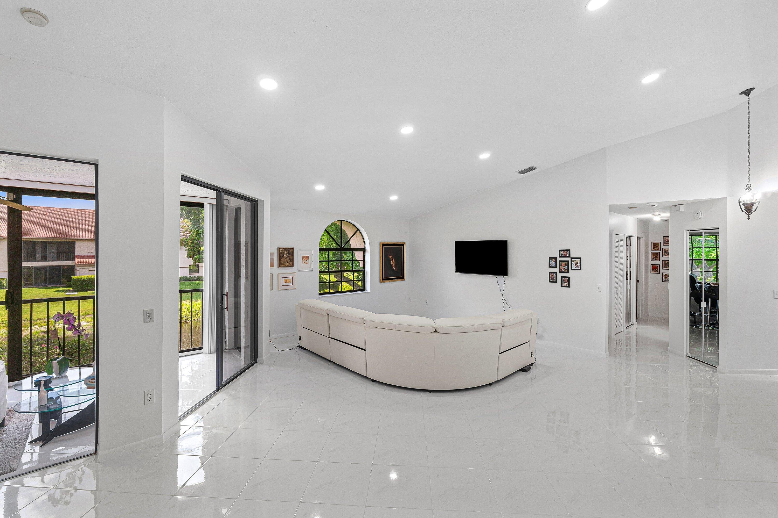 DIAMANTE VILLAGE CONDO - Residential