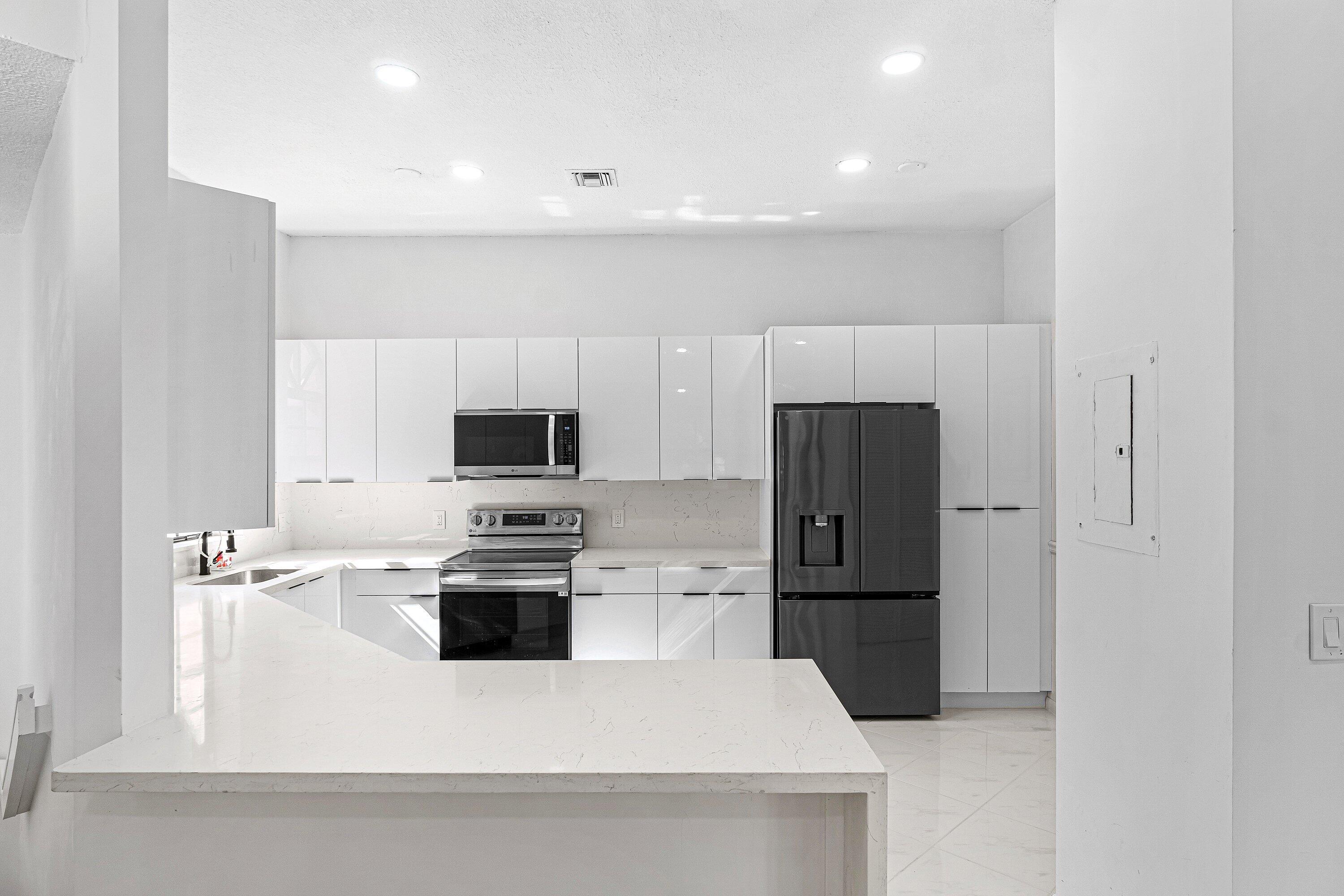 DIAMANTE VILLAGE CONDO - Residential