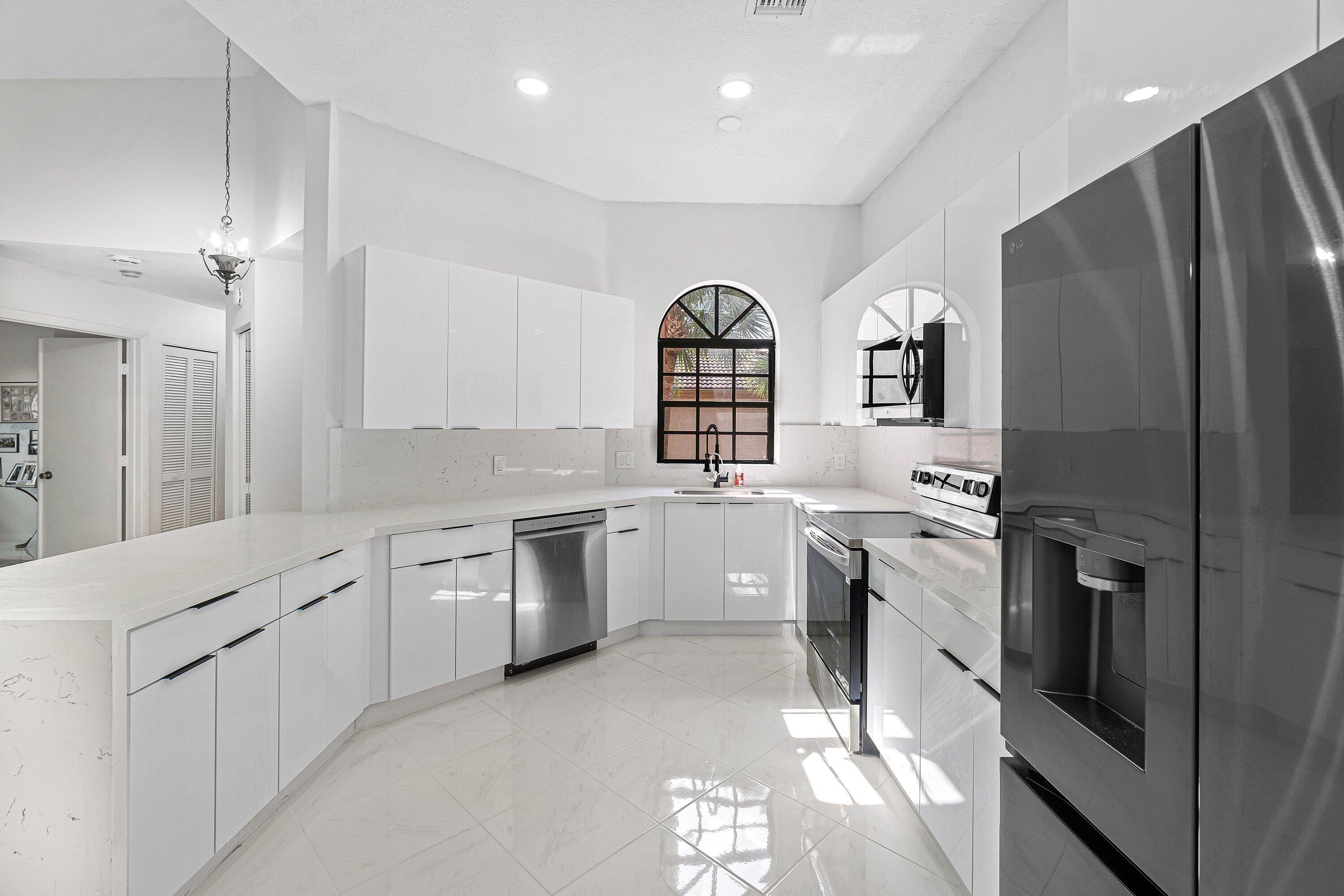 DIAMANTE VILLAGE CONDO - Residential