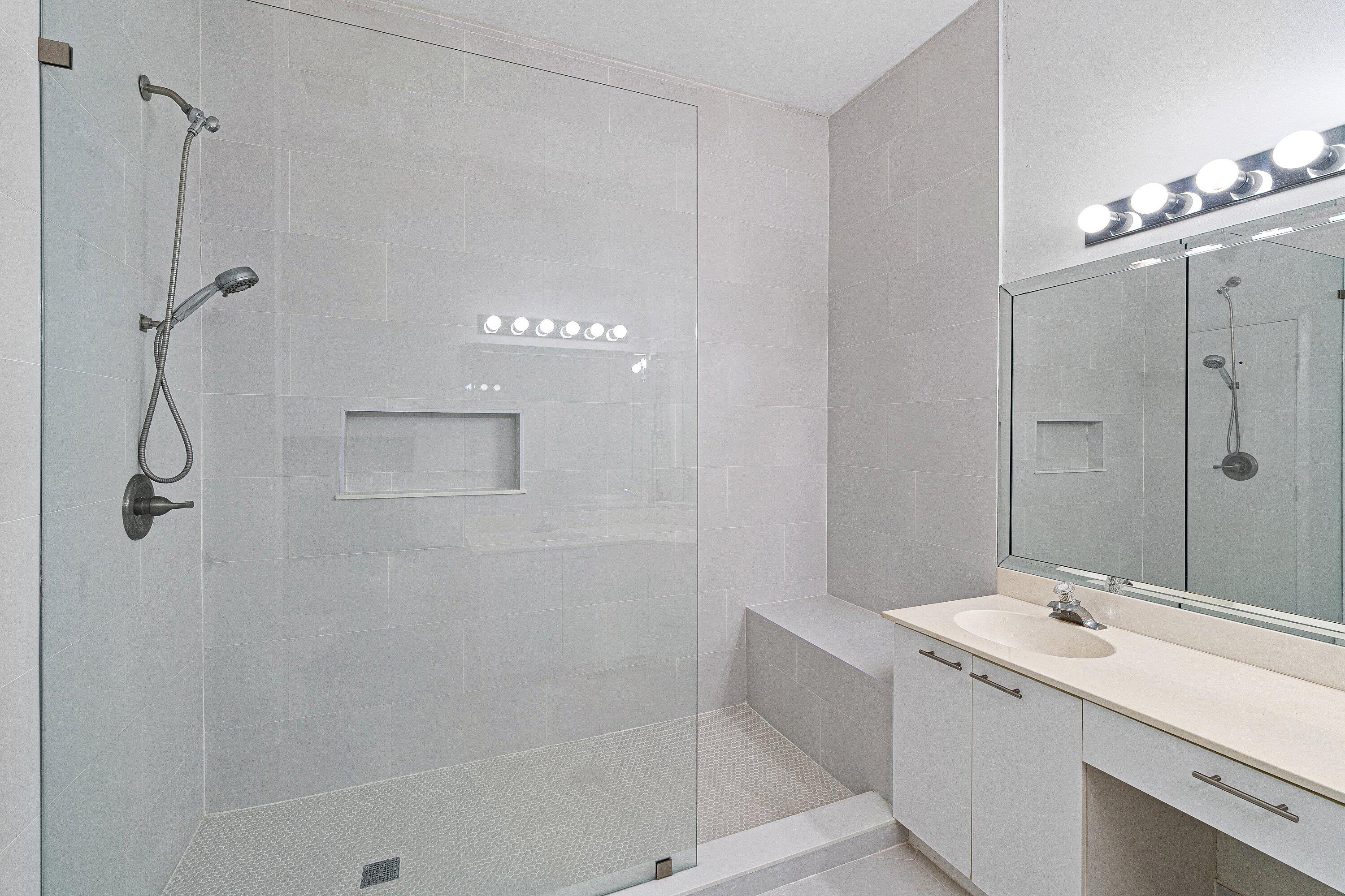DIAMANTE VILLAGE CONDO - Residential