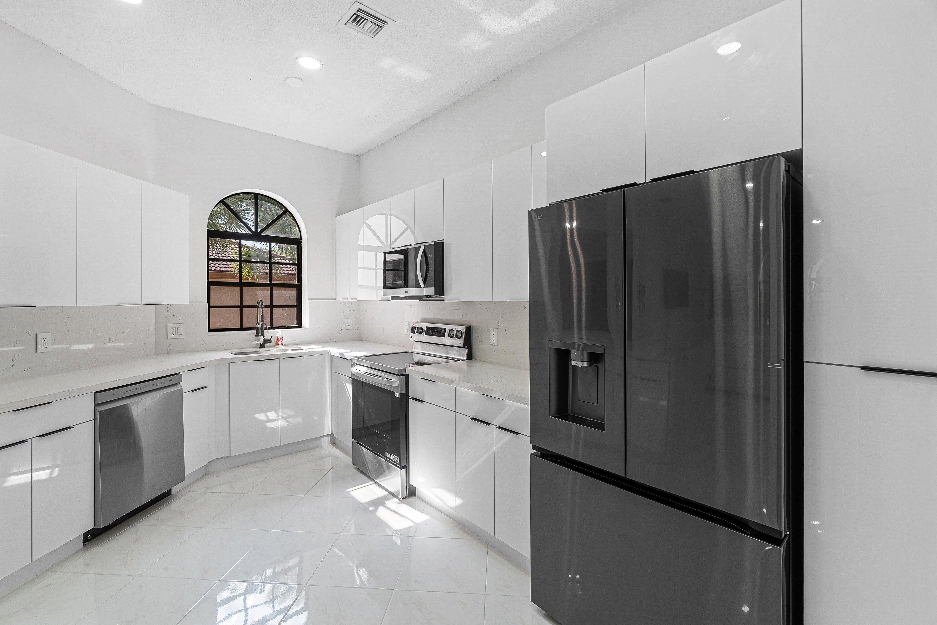 DIAMANTE VILLAGE CONDO - Residential