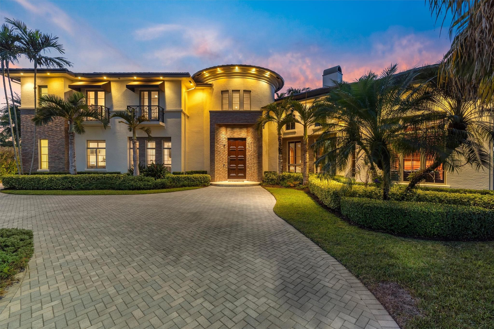 AN EXTRAORDINARY OPPORTUNITY AWAITS AS OWNERS ARE RELOCATING! CUSTOM 2 STORY WATERFRONT ESTATE ON A PRIME CUL DE SAC LOT IN THE COVETED INNER CIRCLE OF HAWKS LANDING! FEATURING 5 BEDROOMS, OFFICE, MEDIA ROOM AND 7 1/2 BATHS, DESIGNED FOR BOTH GRAND ENTERTAINING AND EVERY DAY LUXURY LIVING. THE PRIMARY SUITE WITH HIS/HER BATHS, A JUNIOR PRIMARY SUITE AND THEATRE ARE ALL ON THE FIRST FLOOR, WITH 3 EN-SUITE BEDROOMS AND LOFT UPSTAIRS OFFERING COMFORT AND PRIVACY FOR FAMILY AND GUESTS ALIKE* RESIDENTS OF HAWKS LANDING ENJOY 24 HOUR SECURITY AND EXCLUSIVE ACCESS TO THE HAWKS LANDING CLUB- TENNIS, PICKLEBALL, A STATE OF THE ART FITNESS FACILITY AND MORE, MAKE THIS COMMUNITY BROWARD COUNTY'S CROWN JEWEL* THIS IS MORE THAN A HOME- IT'S A STATEMENT OF LUXURY* CALL FOR YOUR PRIVATE SHOWING!!!!