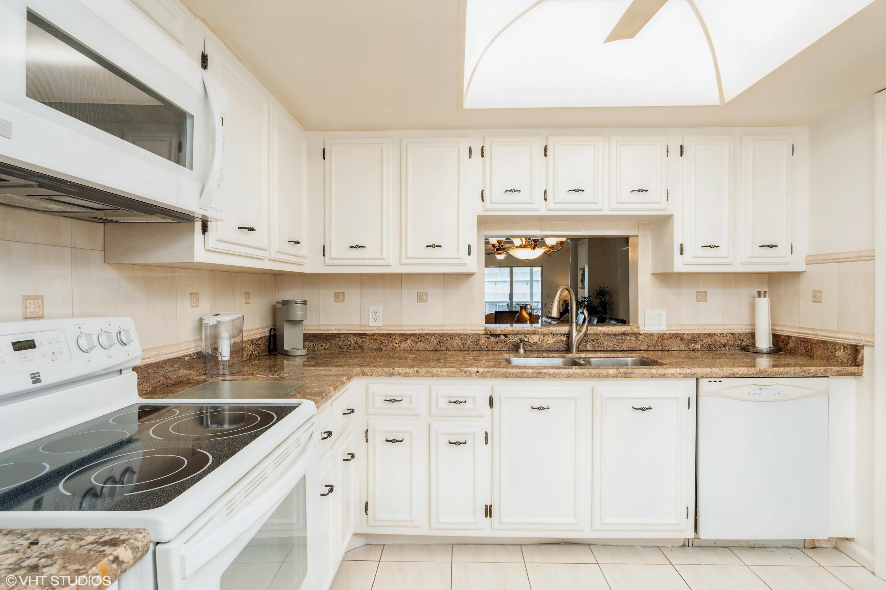 ATLANTIS SHERBROOKE VILLAS EAST CONDO - Residential Lease