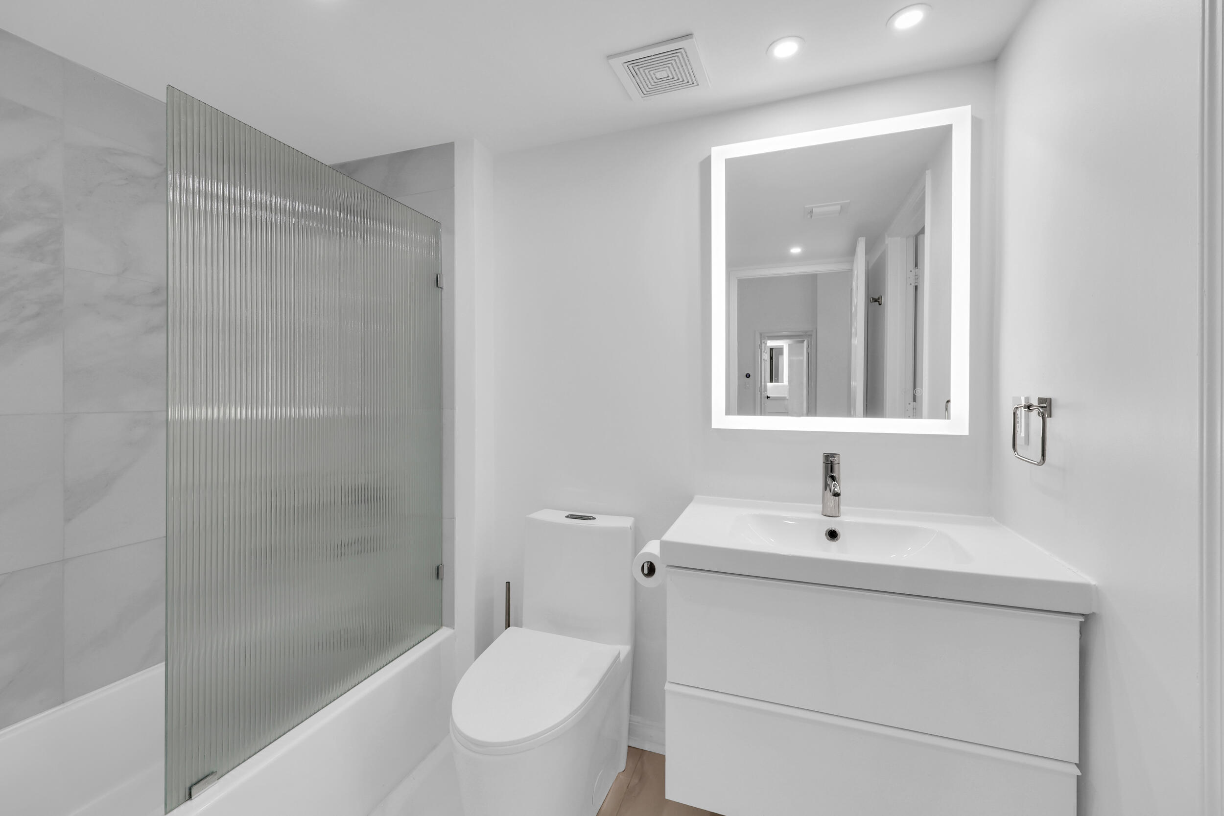LIGHTHOUSE COVE AT TEQUESTA CONDO - Residential Lease