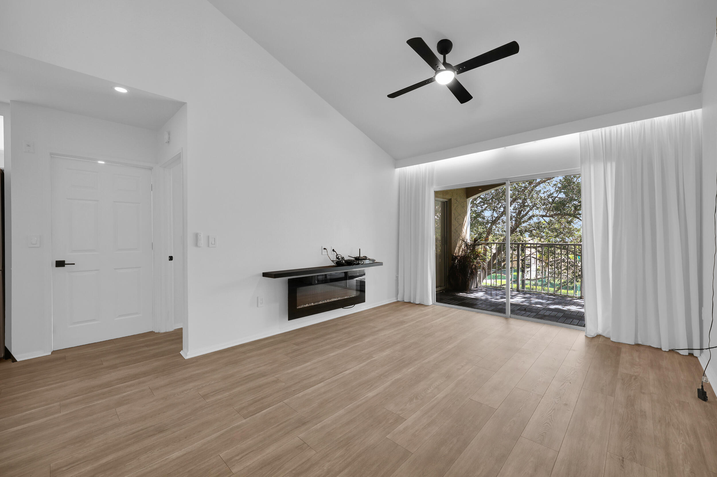 LIGHTHOUSE COVE AT TEQUESTA CONDO - Residential Lease