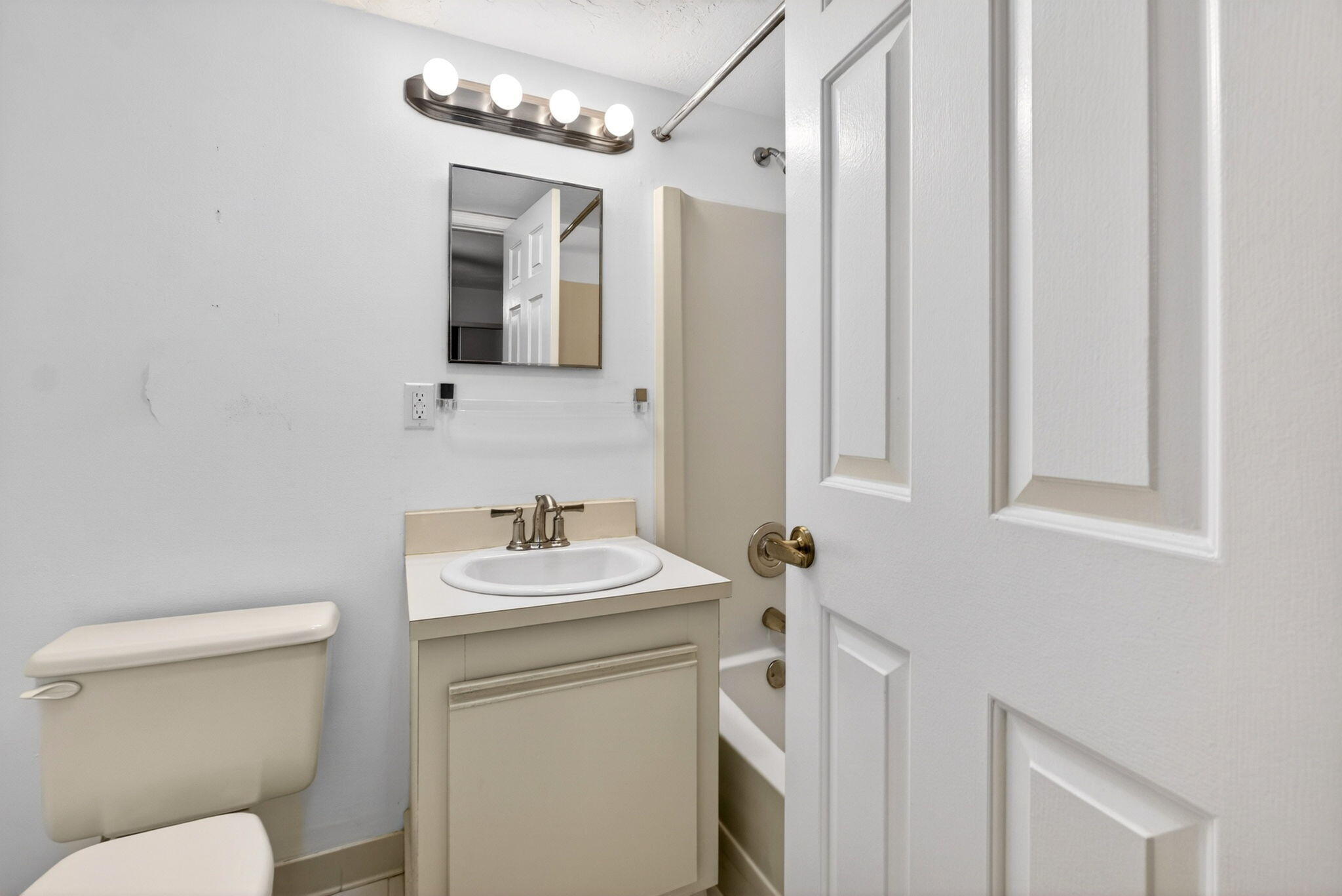 HARBOR TOWERS & MARINA CONDO - Residential Lease