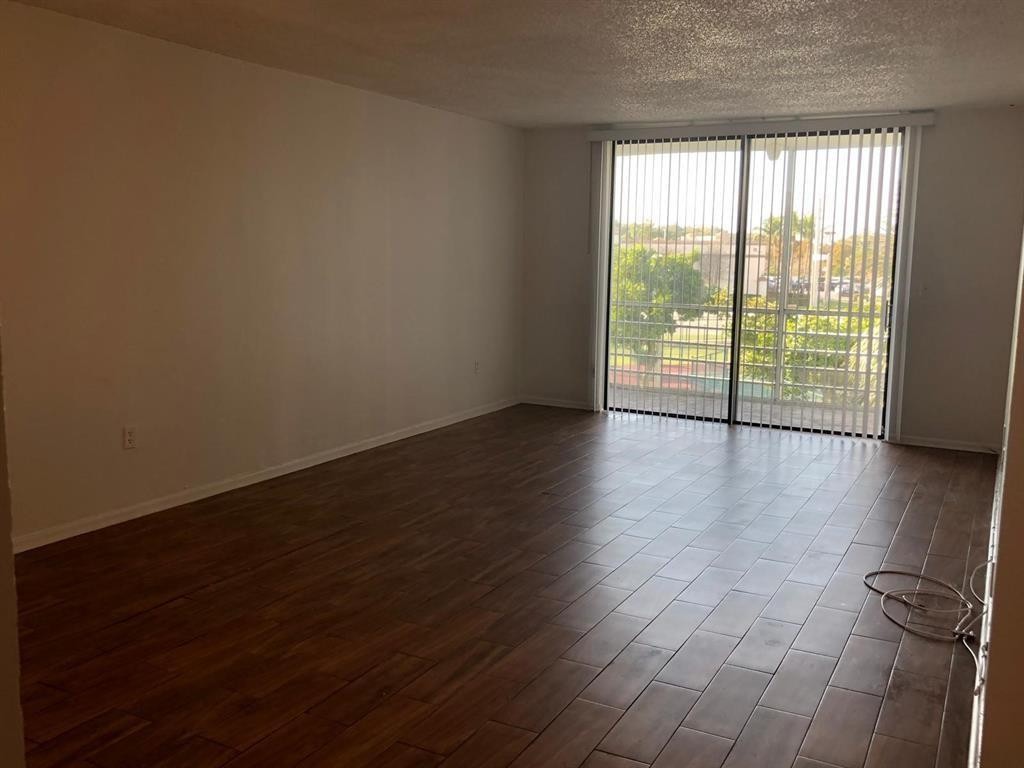 COURTYARDS OF BROWARD CONDO - Residential