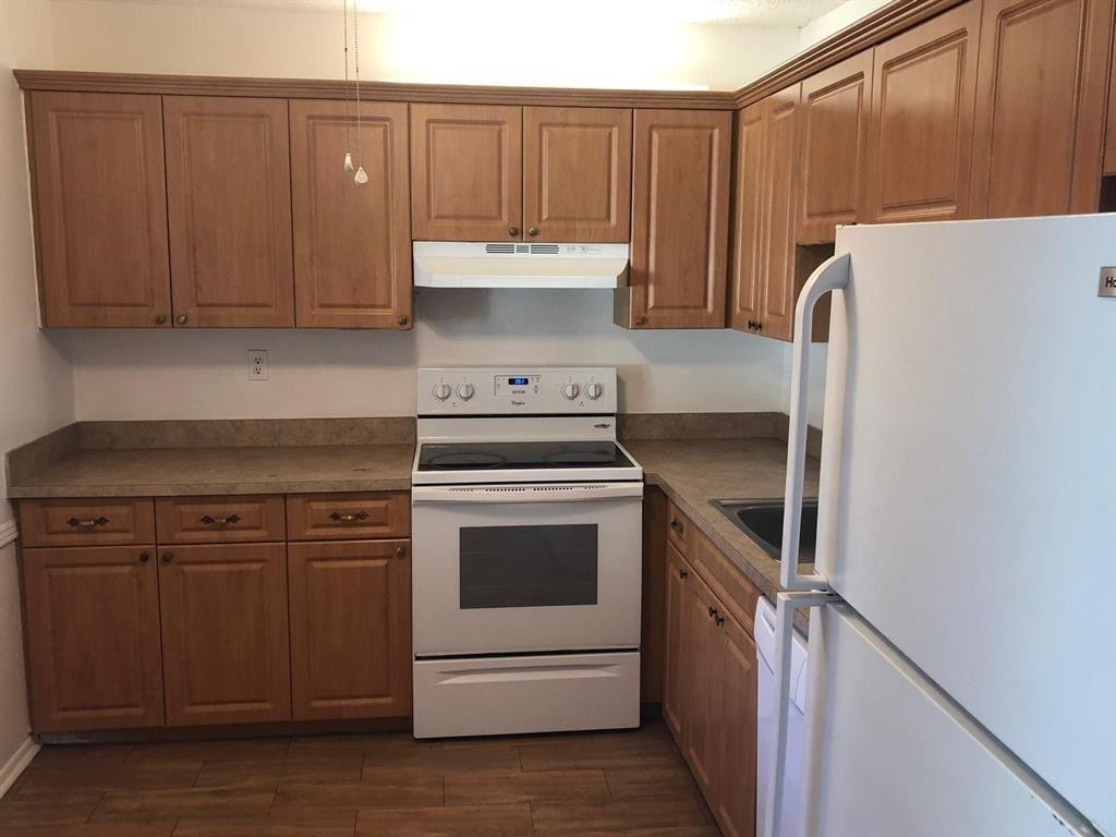 COURTYARDS OF BROWARD CONDO - Residential