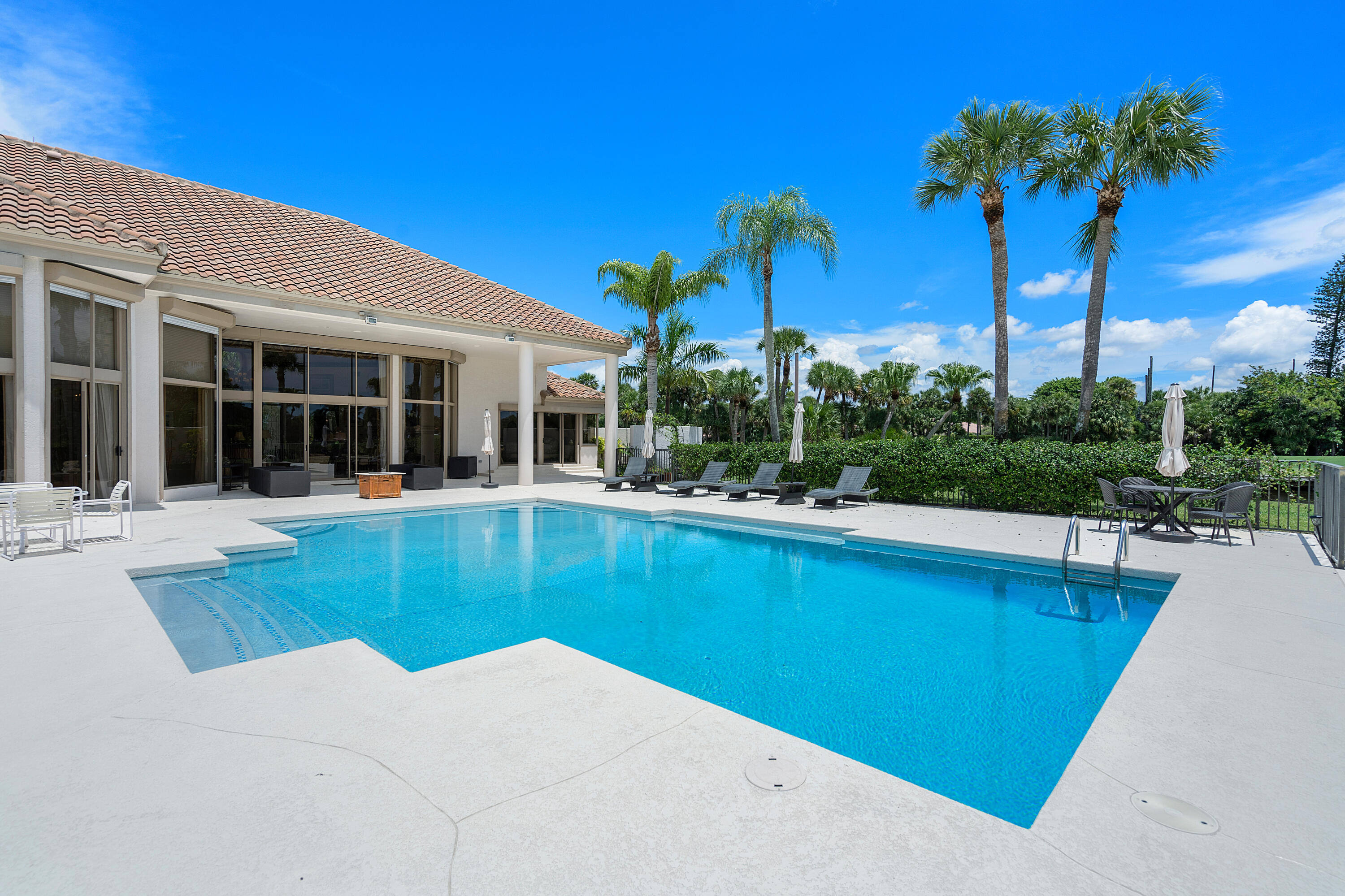 BREAKERS WEST 12 - Residential