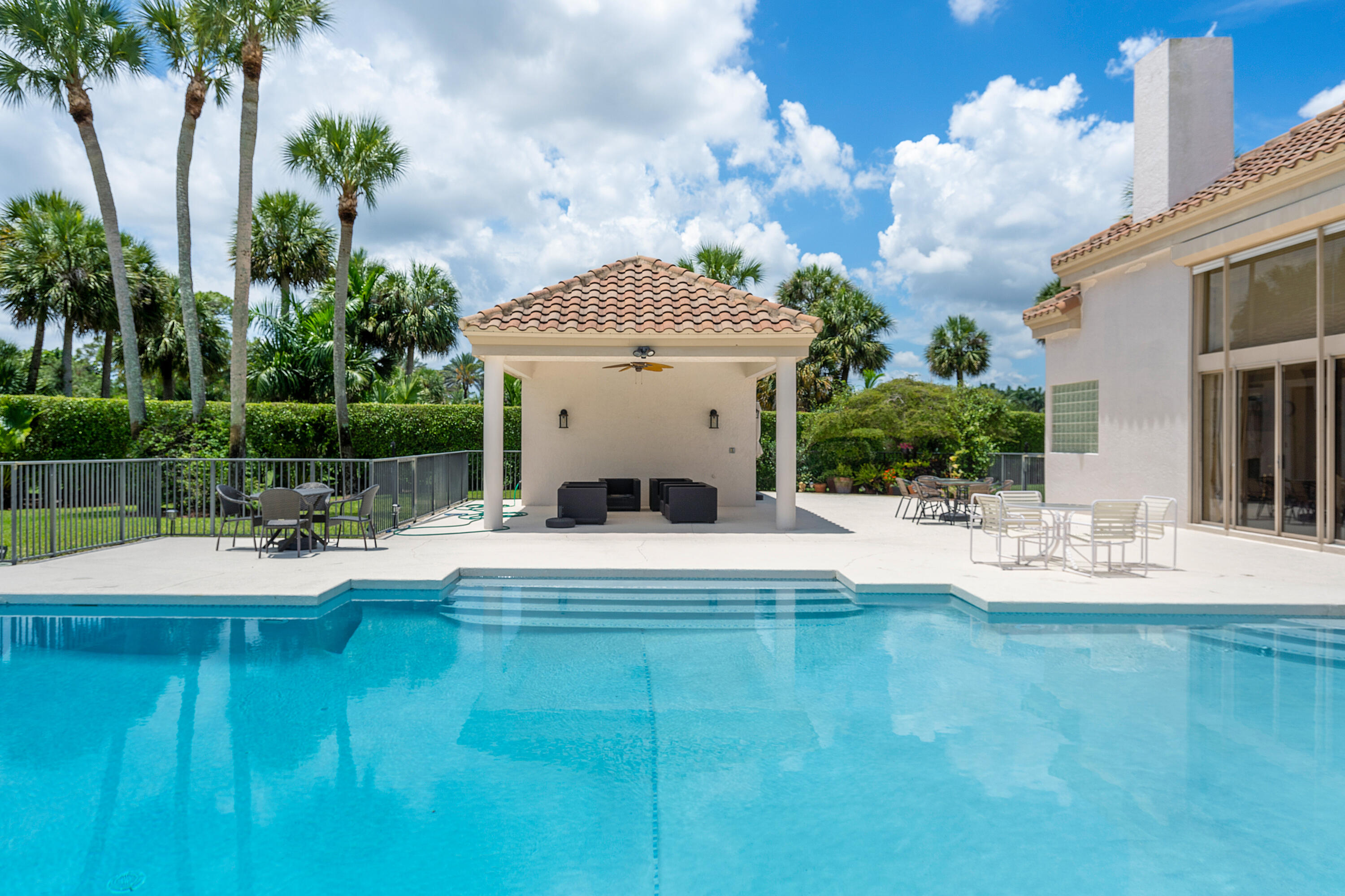 BREAKERS WEST 12 - Residential