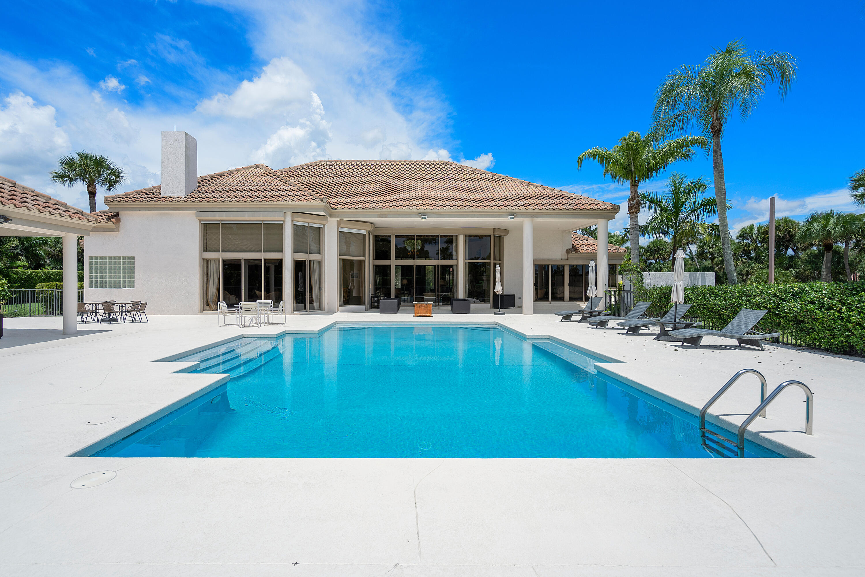 BREAKERS WEST 12 - Residential