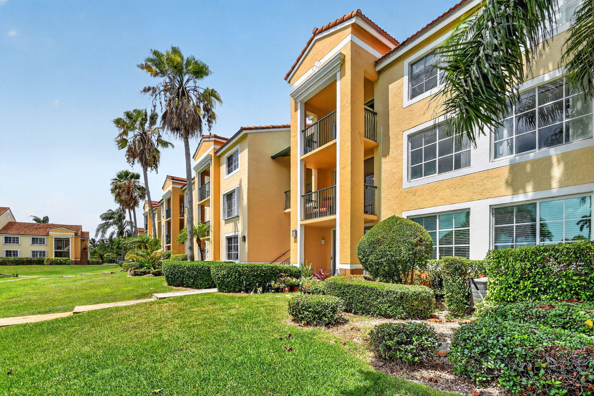 YACHT CLUB ON THE INTRACOASTAL CONDO - Residential Lease