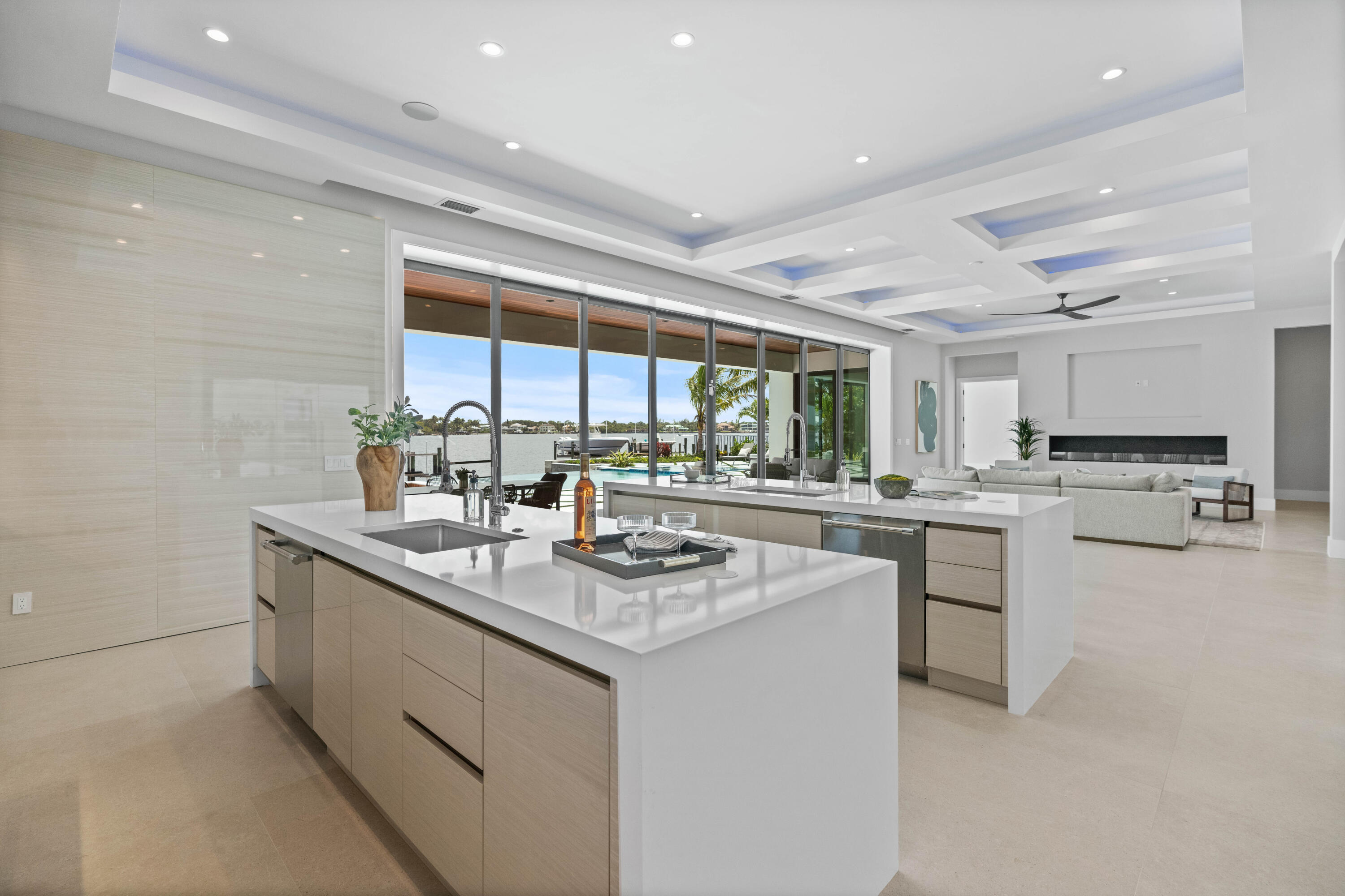 TEQUESTA COUNTRY CLUB - Residential