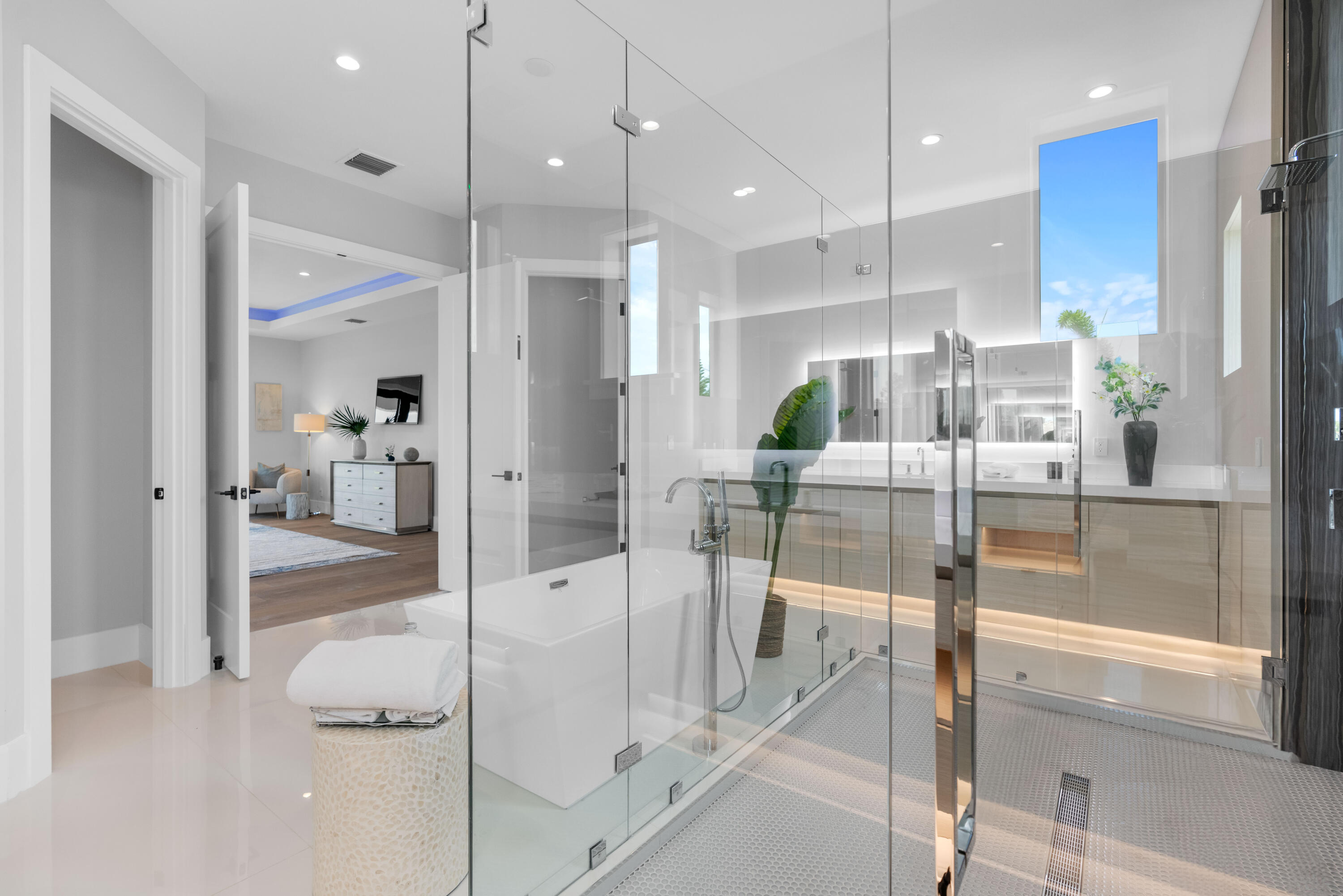 TEQUESTA COUNTRY CLUB - Residential