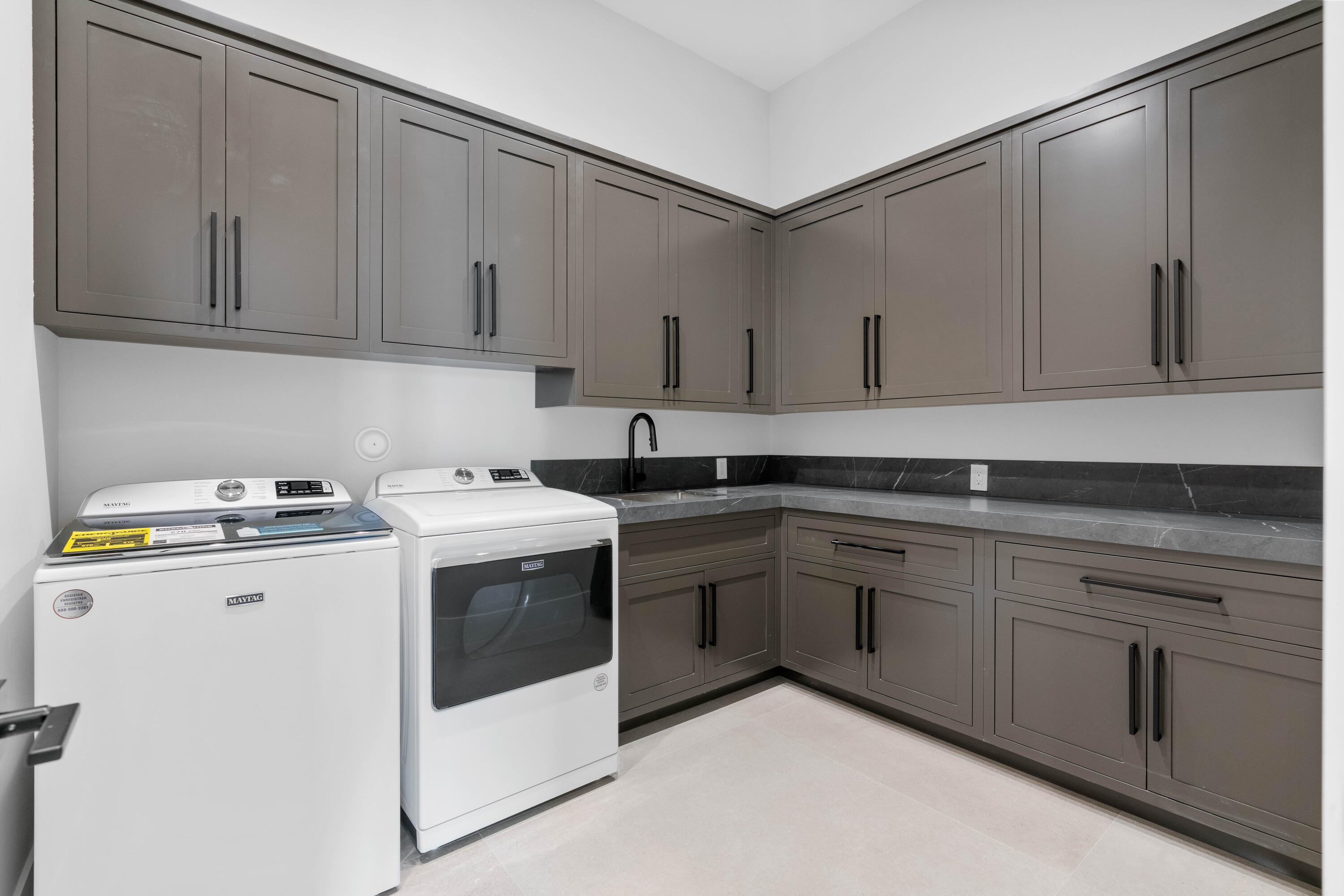 TEQUESTA COUNTRY CLUB - Residential