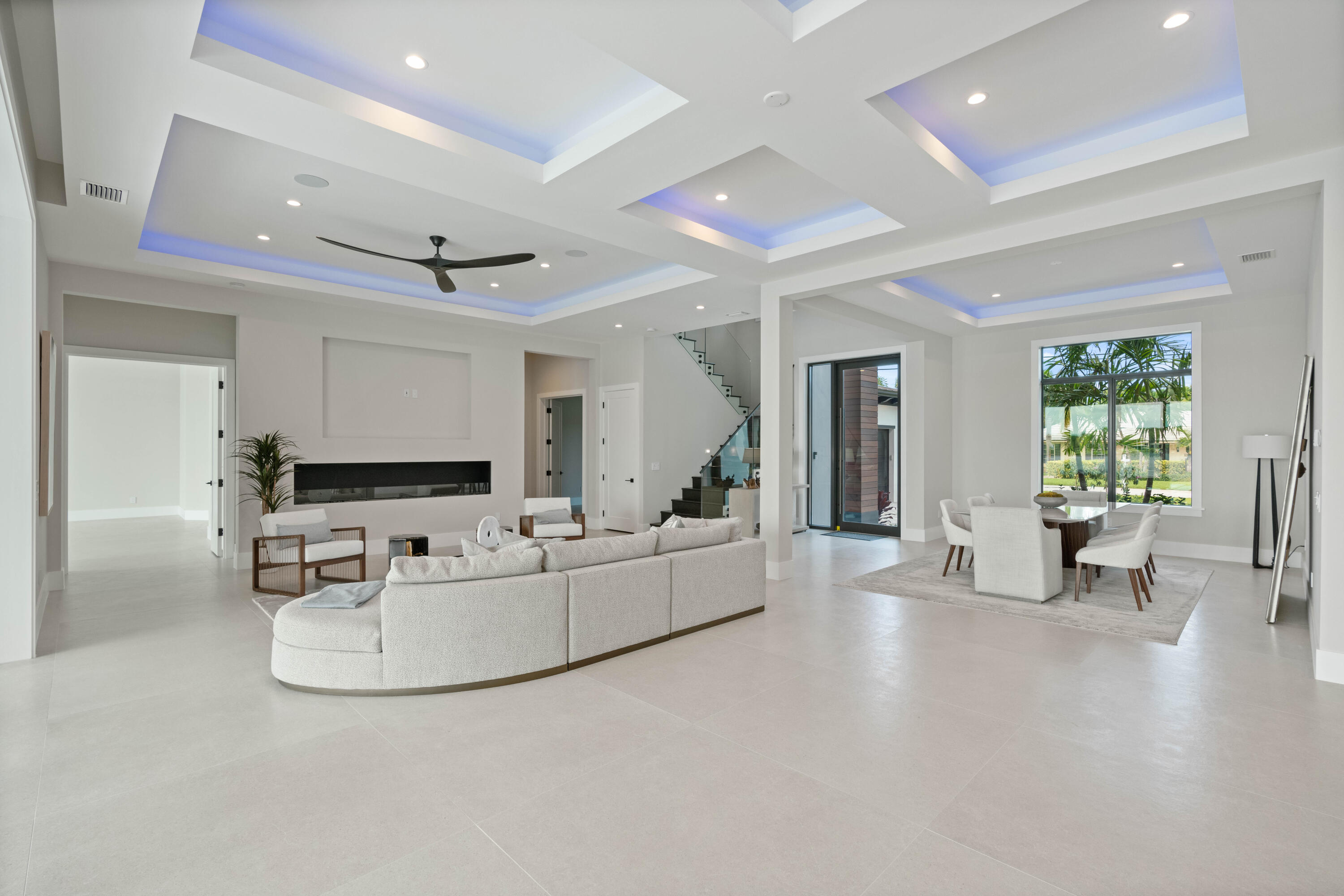 TEQUESTA COUNTRY CLUB - Residential