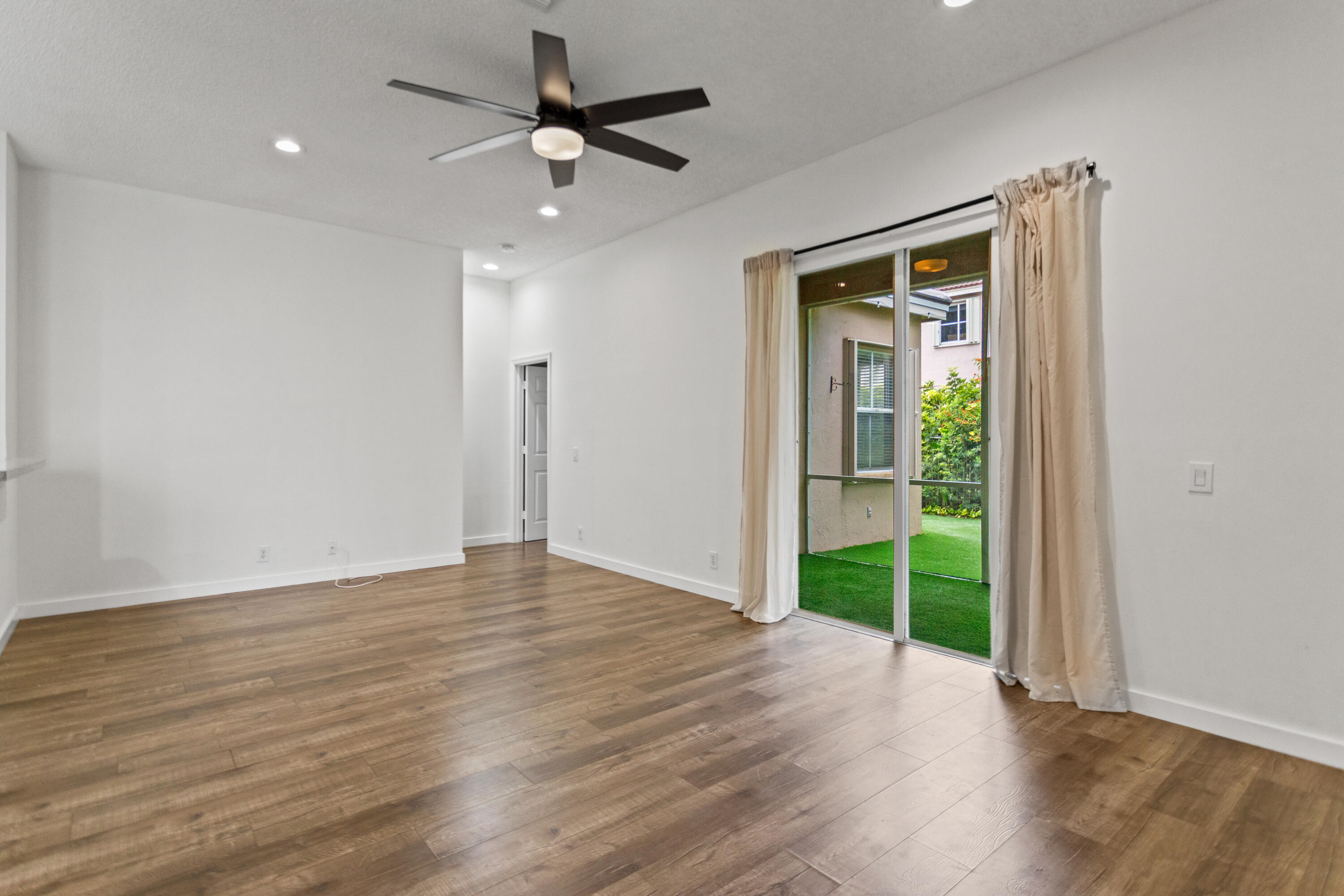 SAVANNA - Residential Lease