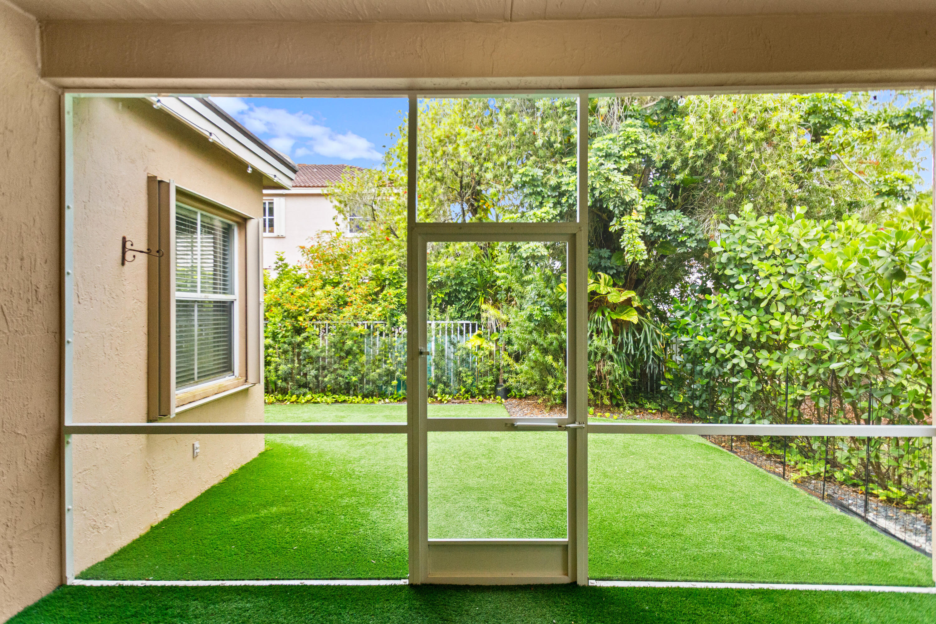SAVANNA - Residential Lease