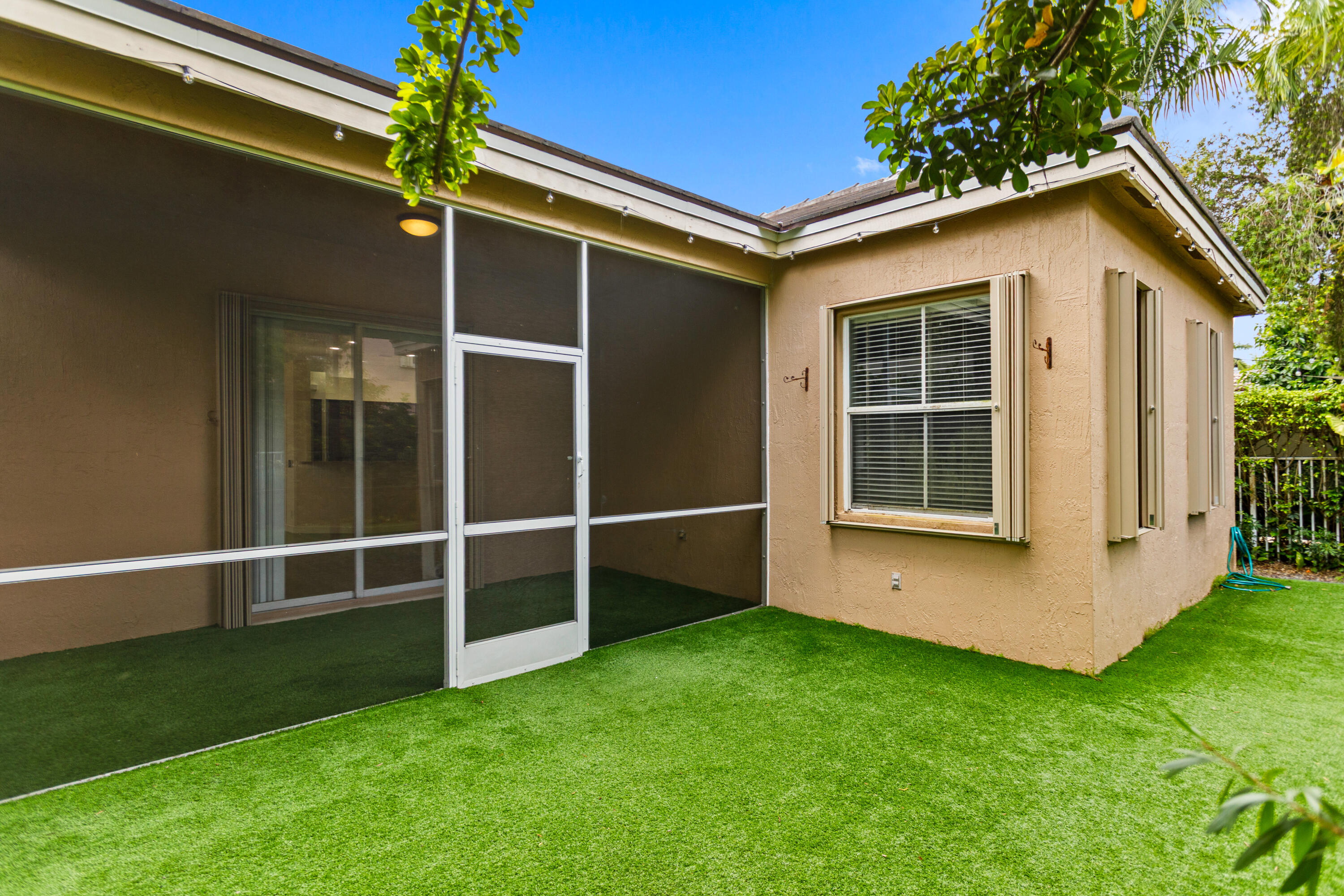 SAVANNA - Residential Lease