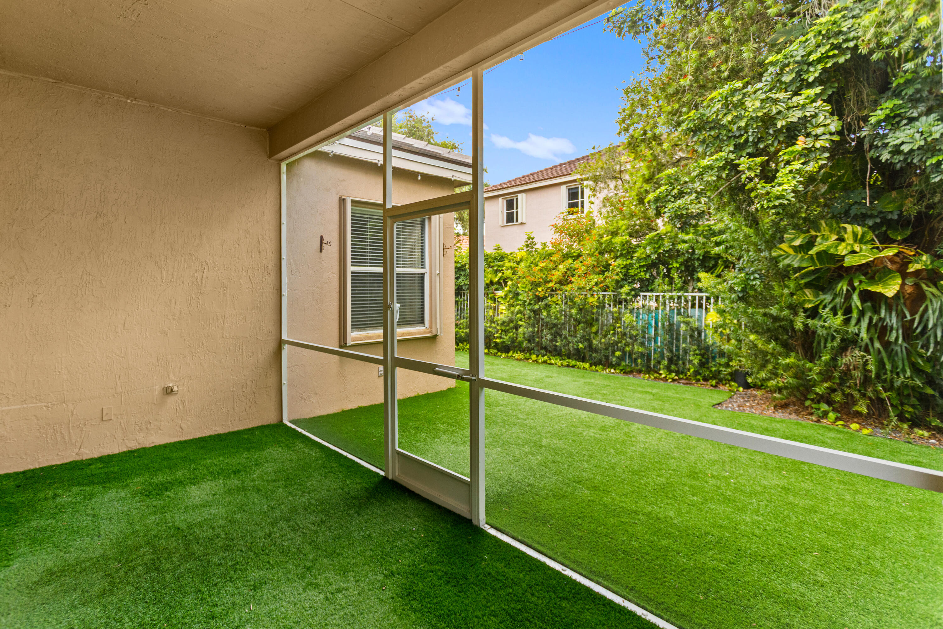SAVANNA - Residential Lease