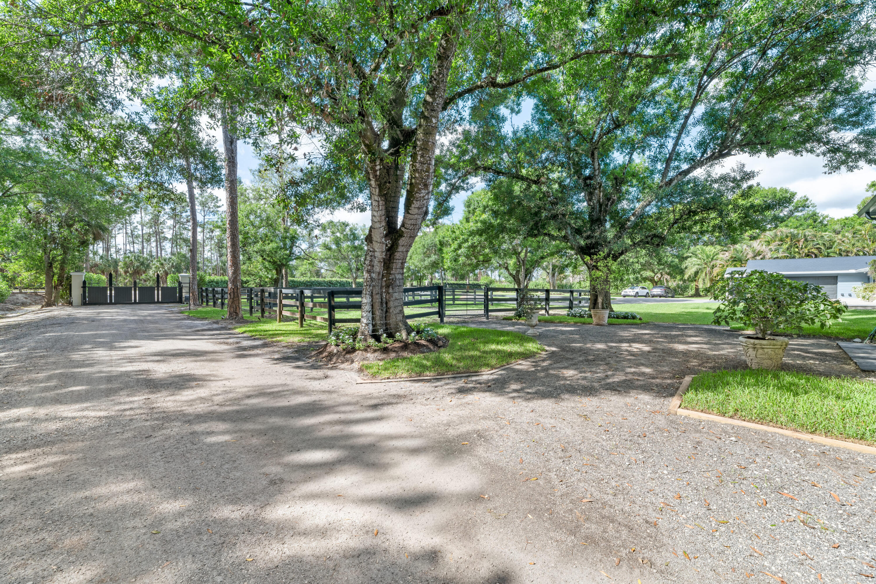 LOXAHATCHEE GROVES - Residential
