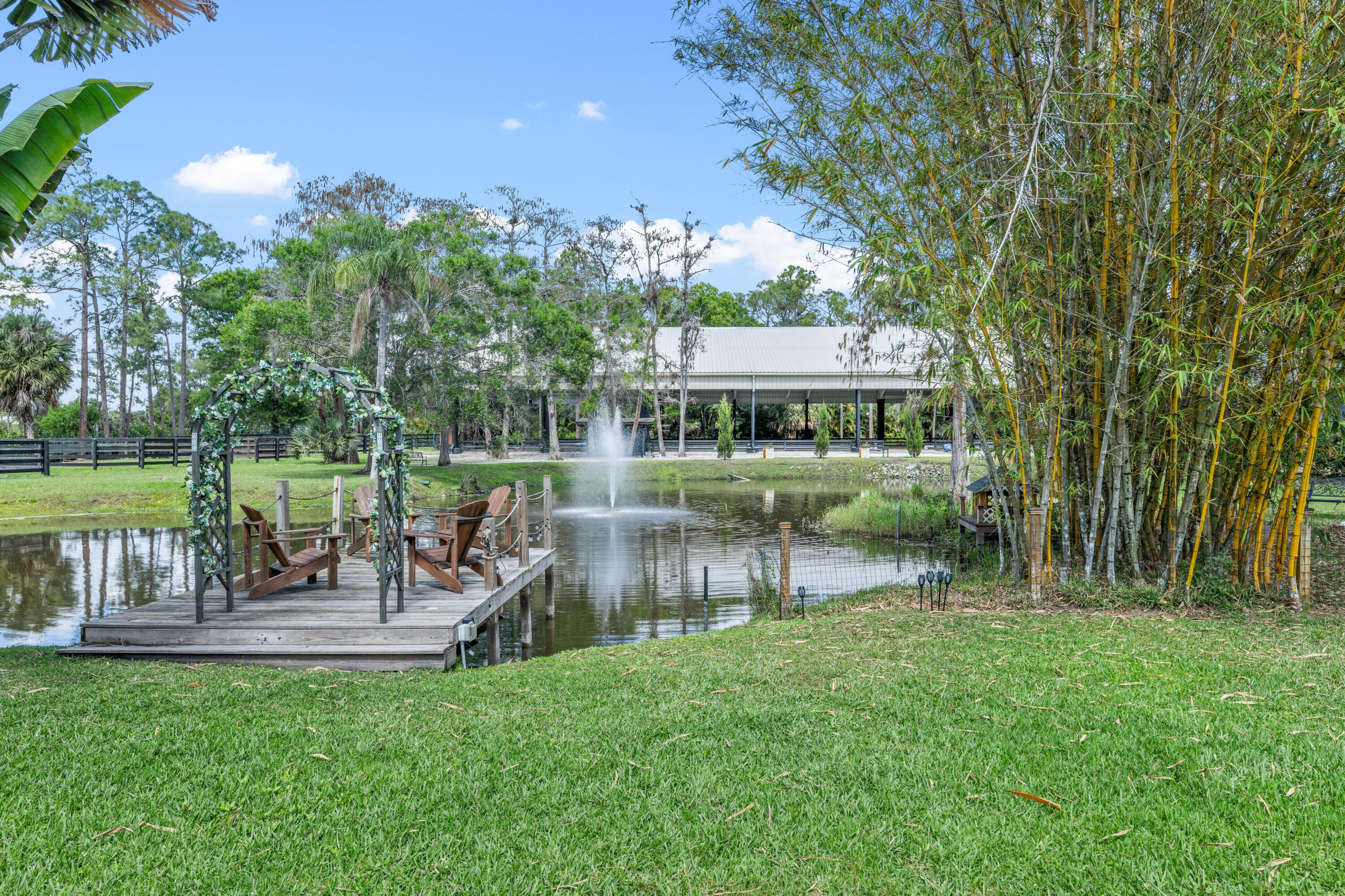 LOXAHATCHEE GROVES - Residential