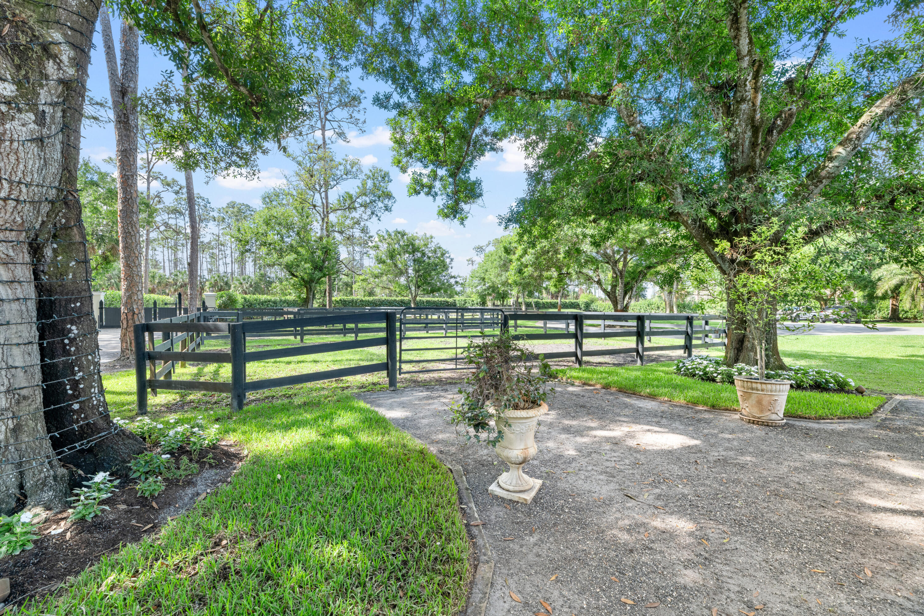 LOXAHATCHEE GROVES - Residential