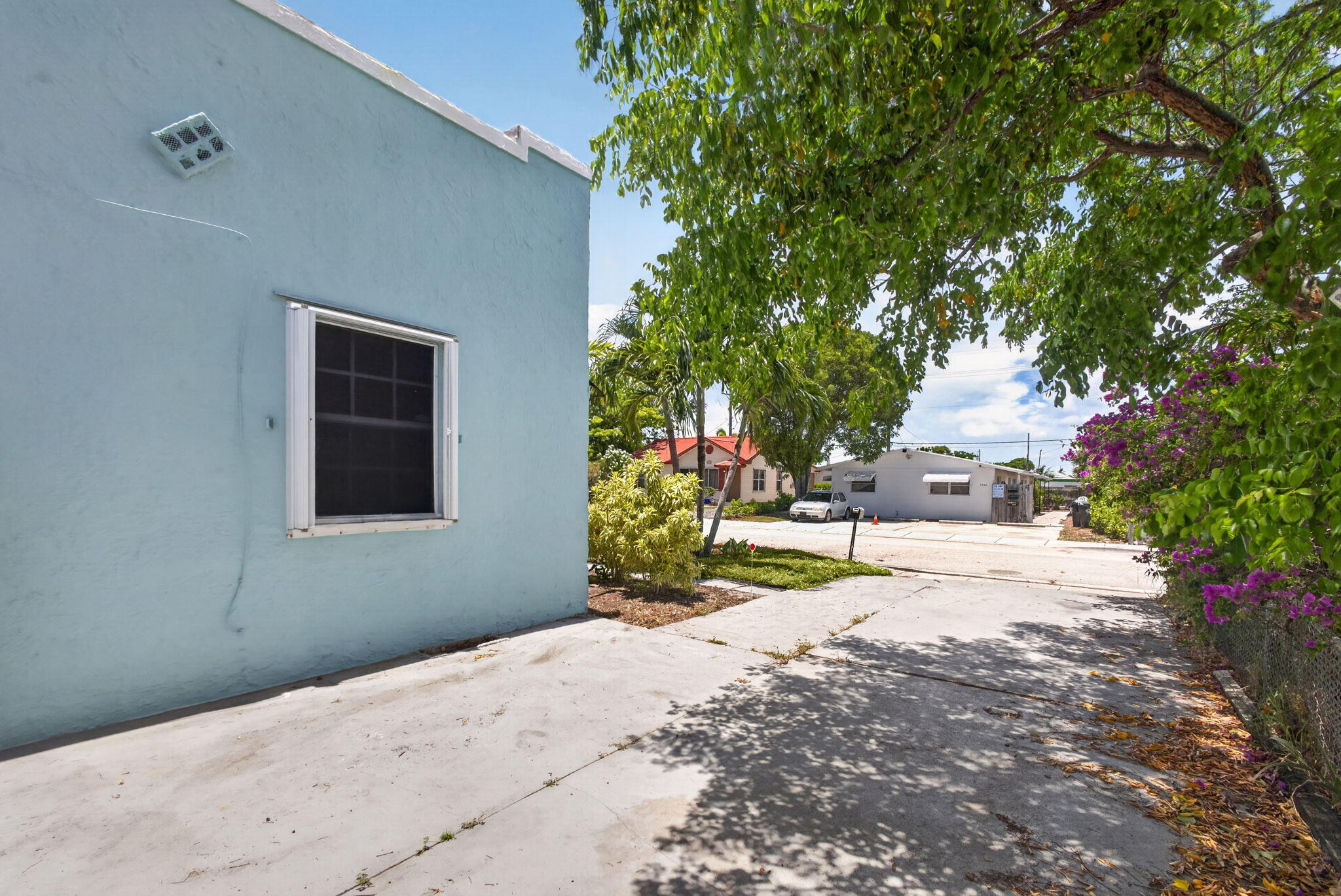 NORTH LAKE WORTH - Residential Income
