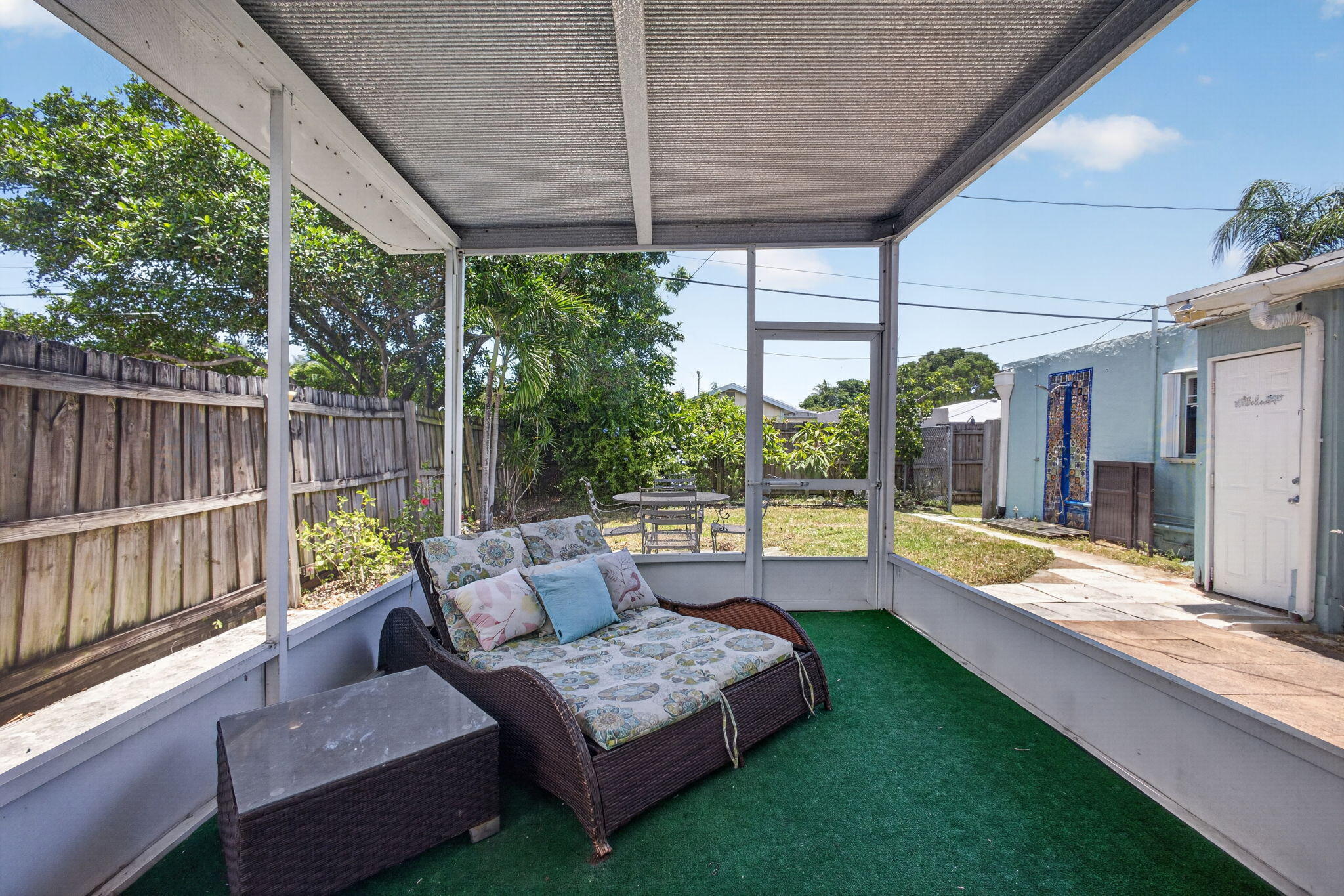 NORTH LAKE WORTH - Residential Income