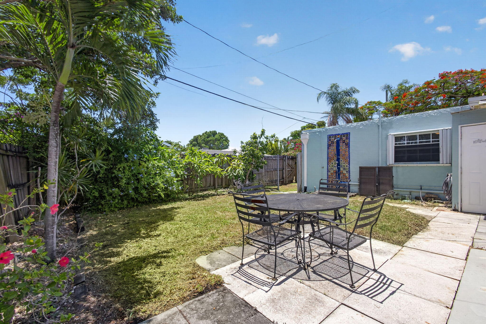 NORTH LAKE WORTH - Residential Income