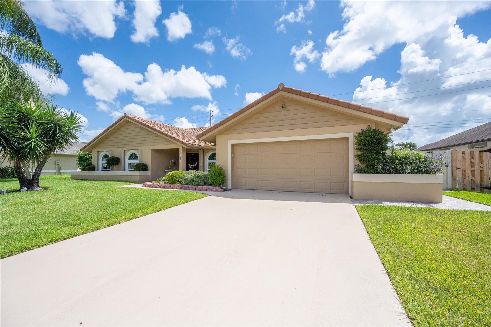 GREENVIEW SHORES 2 OF WELLINGTON - Residential Lease