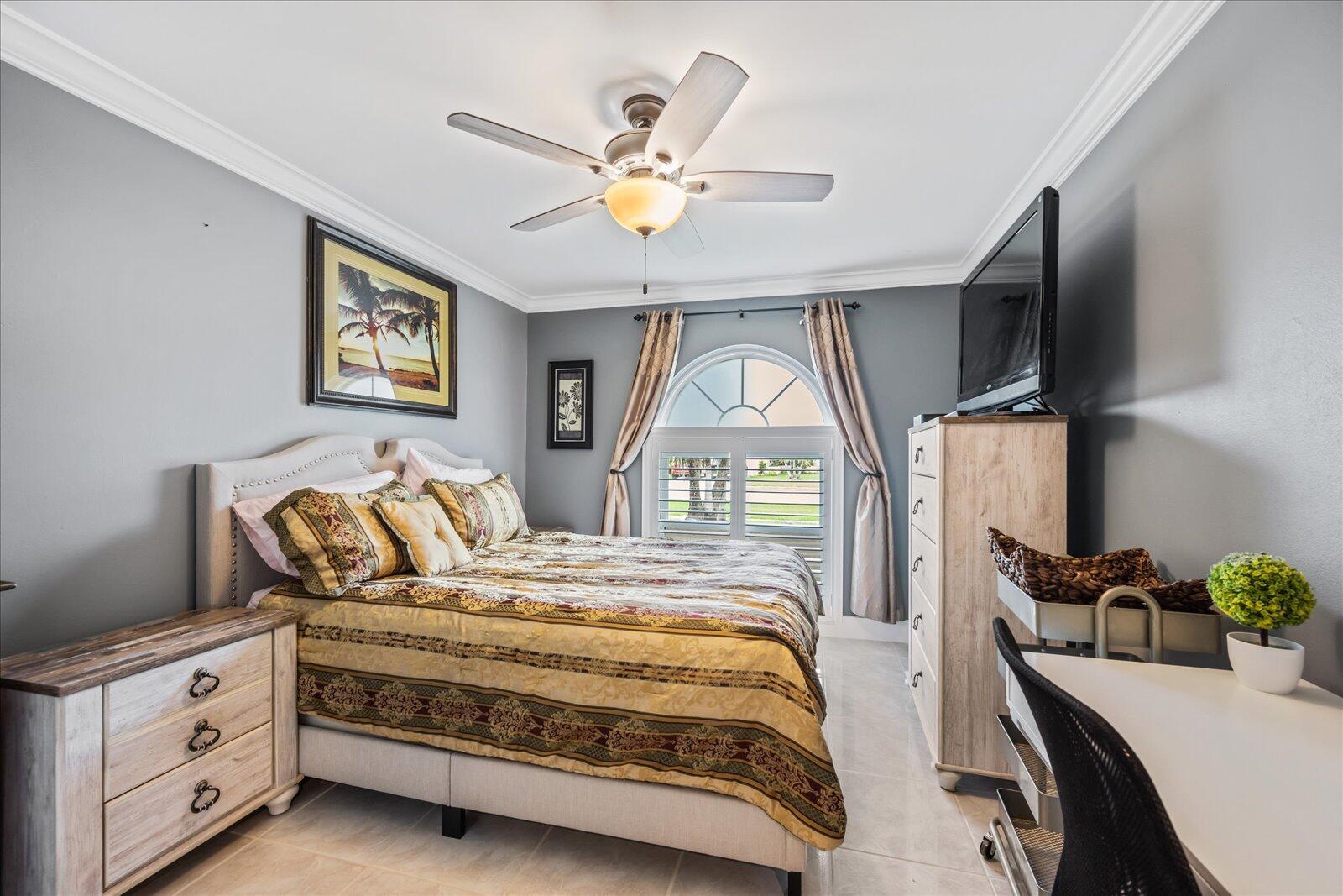 GREENVIEW SHORES 2 OF WELLINGTON - Residential Lease