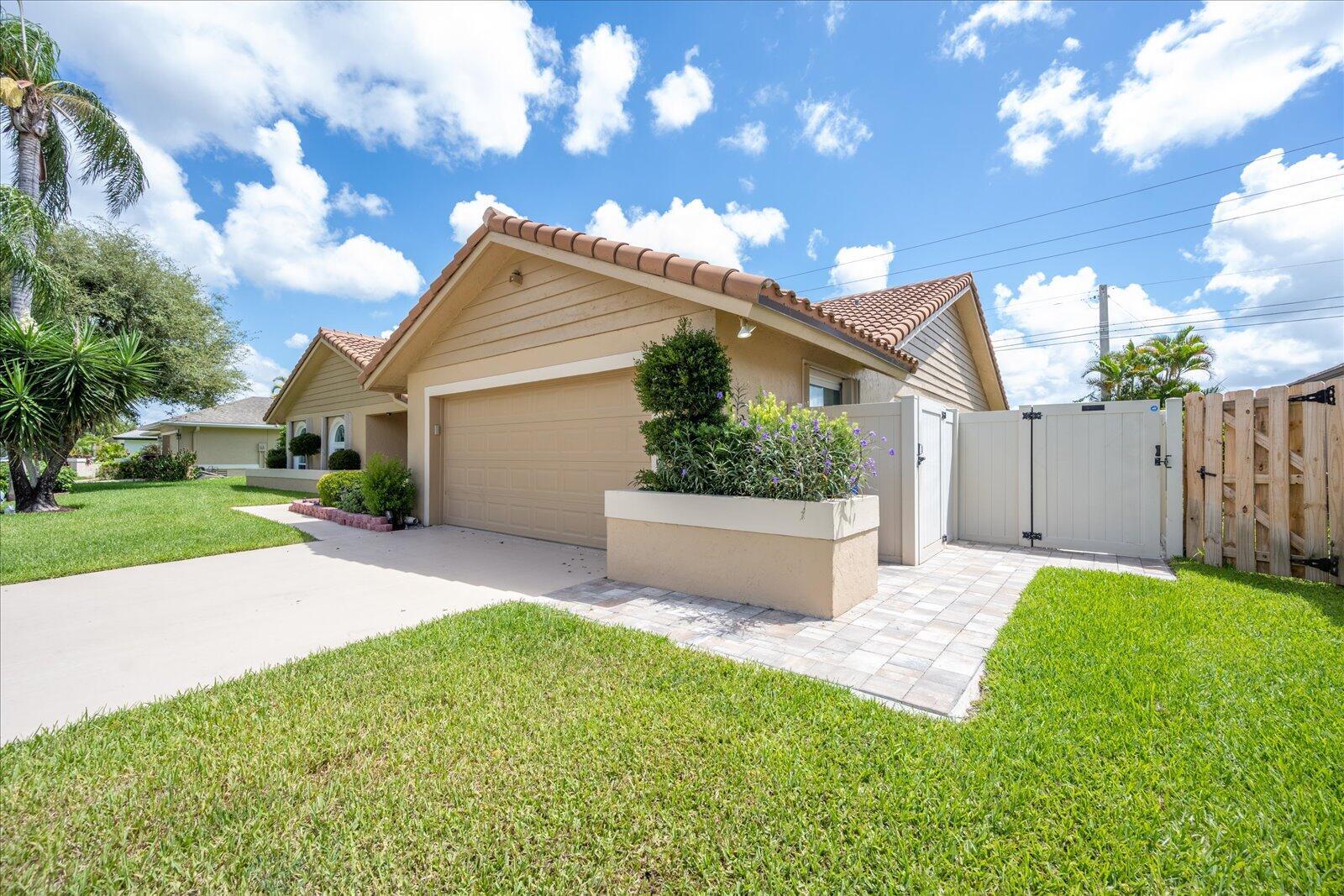 GREENVIEW SHORES 2 OF WELLINGTON - Residential Lease