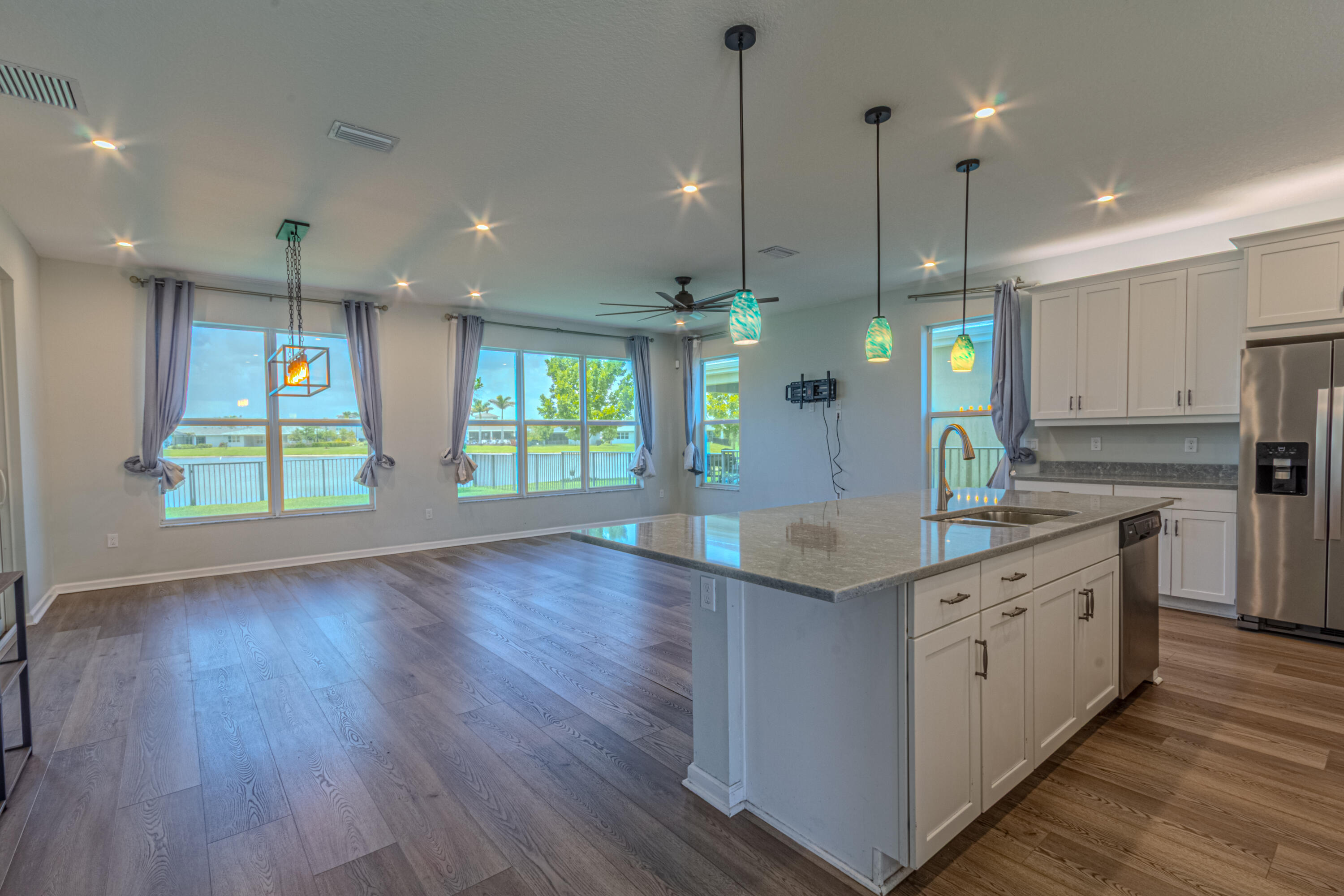 EMERY II - Residential