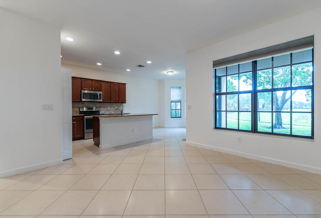 WELLINGTON PARC - Residential Lease