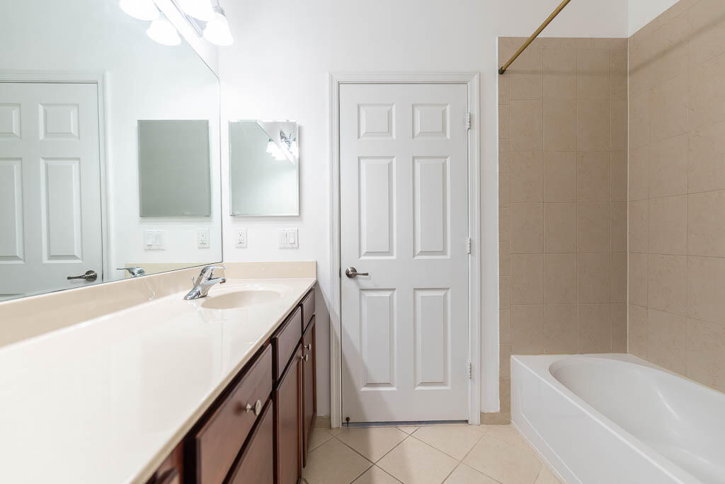 WELLINGTON PARC - Residential Lease