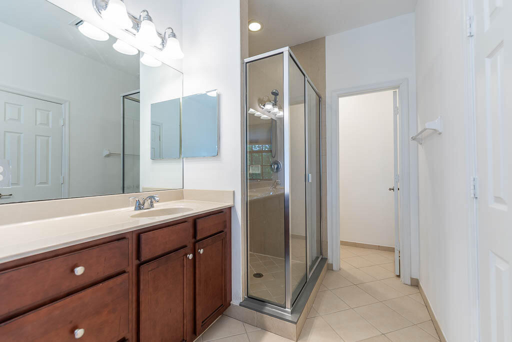 WELLINGTON PARC - Residential Lease