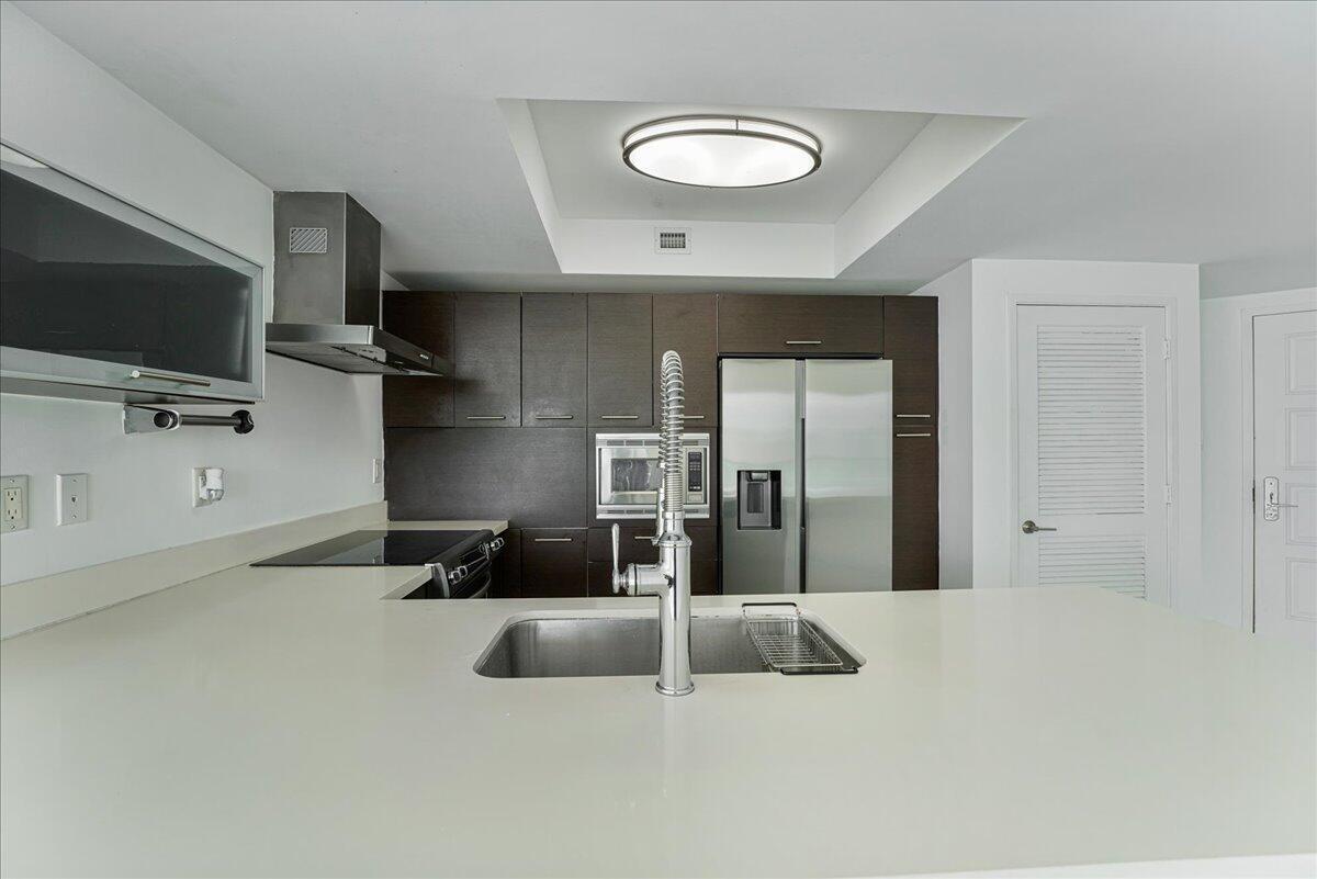 ST TROPEZ ON THE BAY II CONDO - Residential