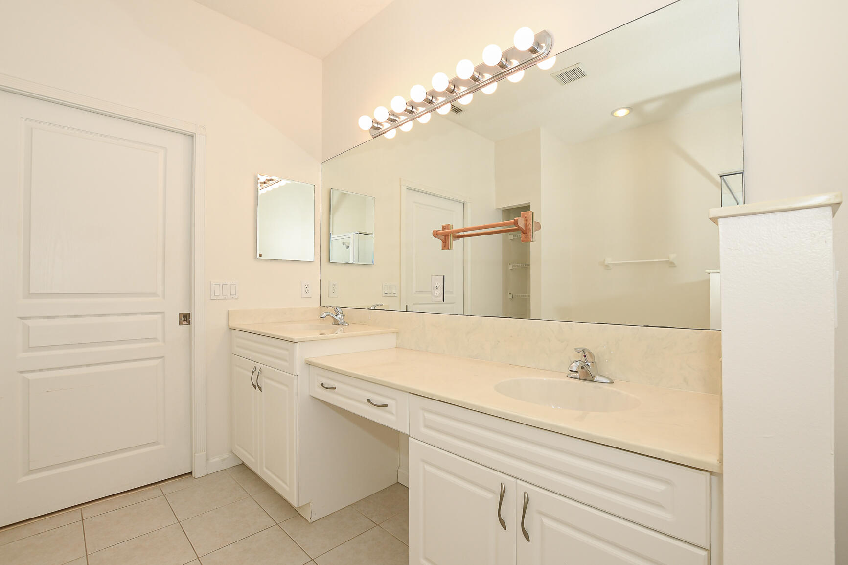 RIVER PLACE ON THE ST LUCIE NO 5 - Residential Lease