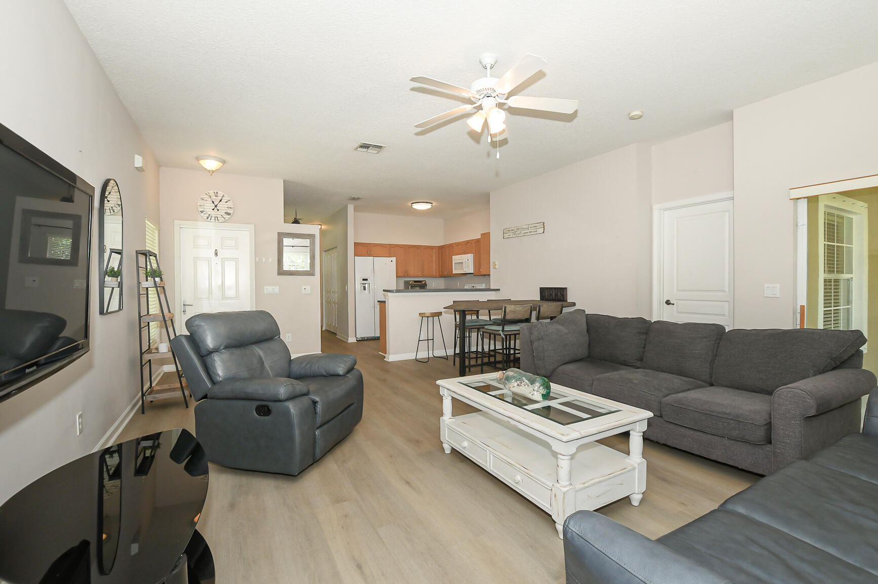 RIVER PLACE ON THE ST LUCIE NO 5 - Residential Lease